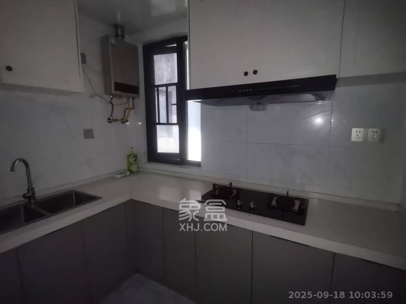 保利大都汇一期、二期  3室2厅1卫    2800.0元/月室内图