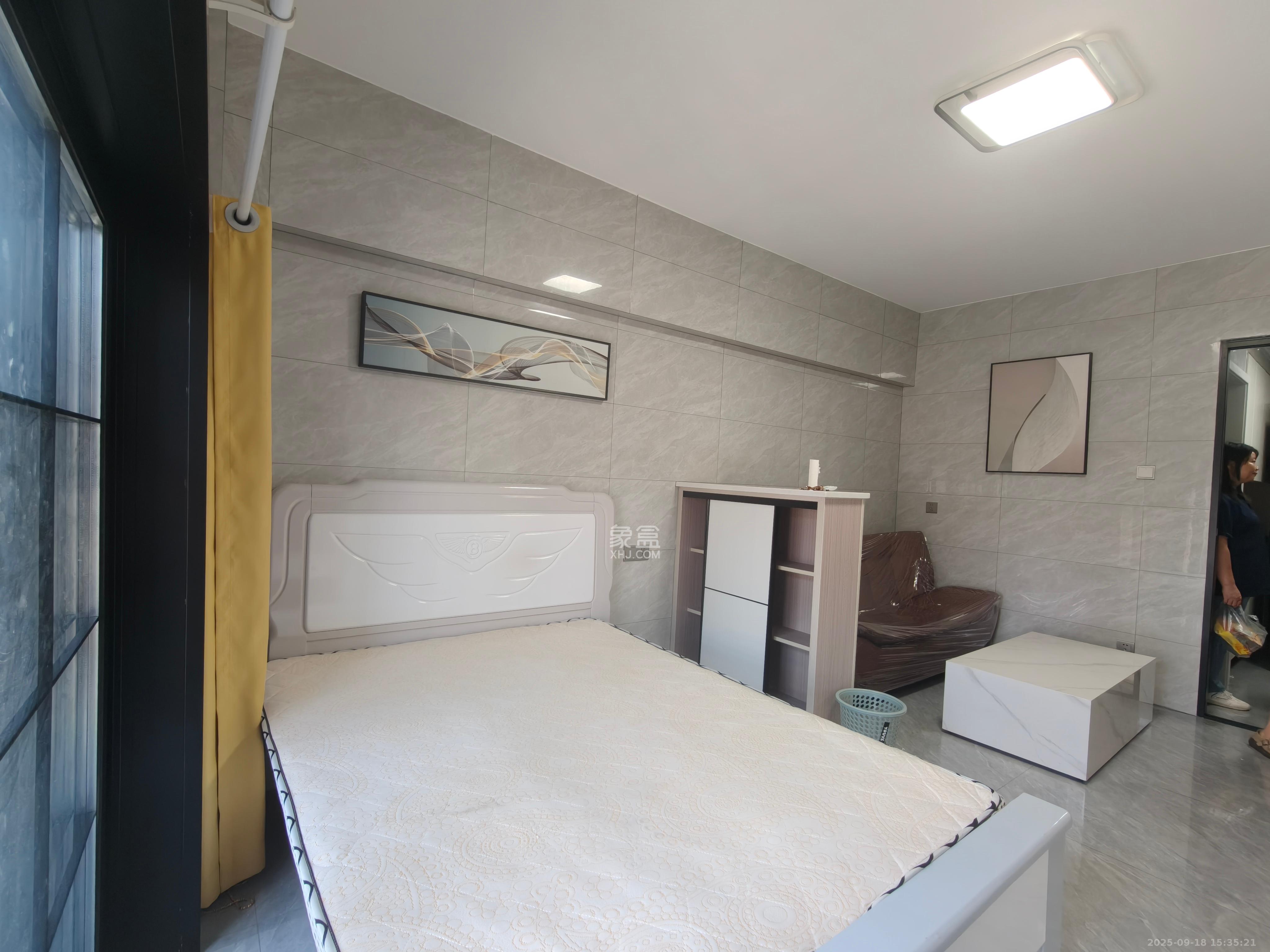 山水华景 1室1厅1卫 1800.0元/月 山水华景 1室1厅1卫 1800.0元/月室内图