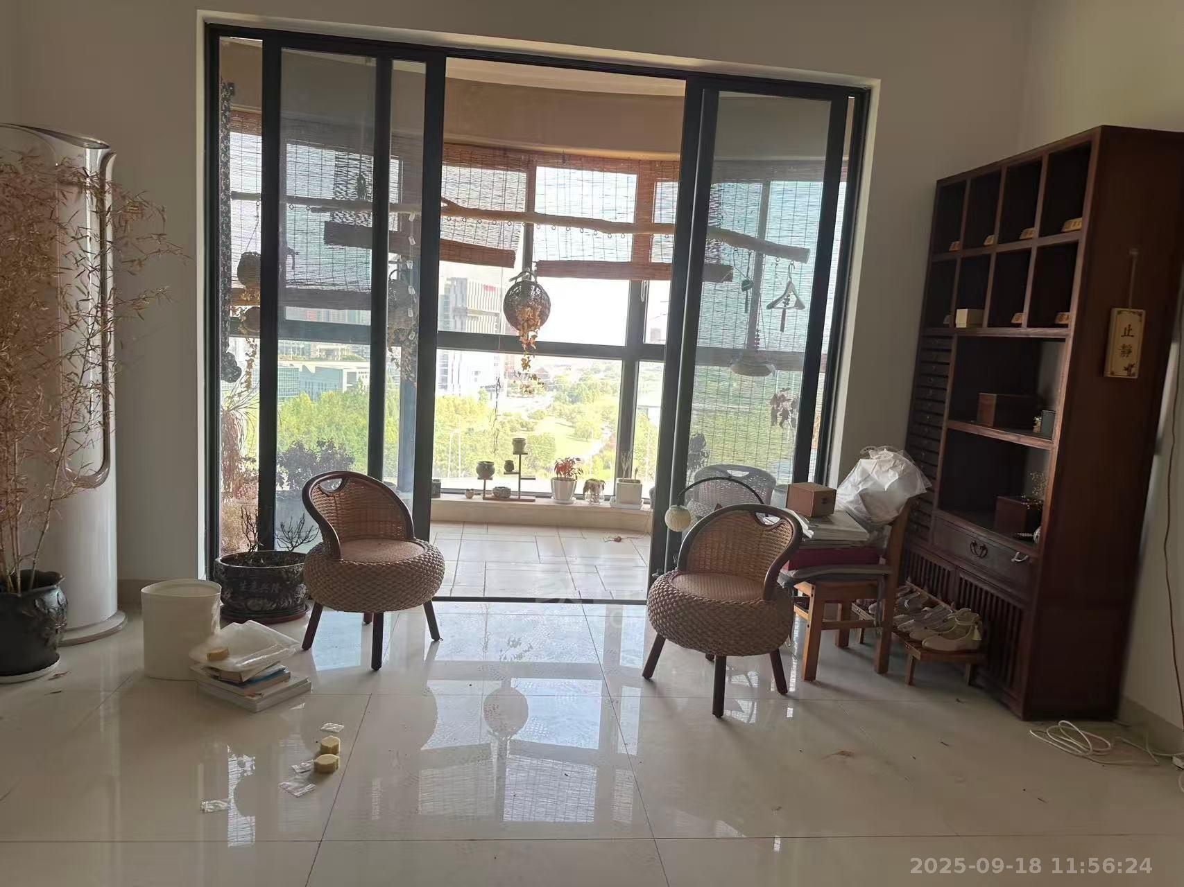 碧桂园 4室2厅2卫 2000.0元/月 碧桂园 4室2厅2卫 2000.0元/月室内图