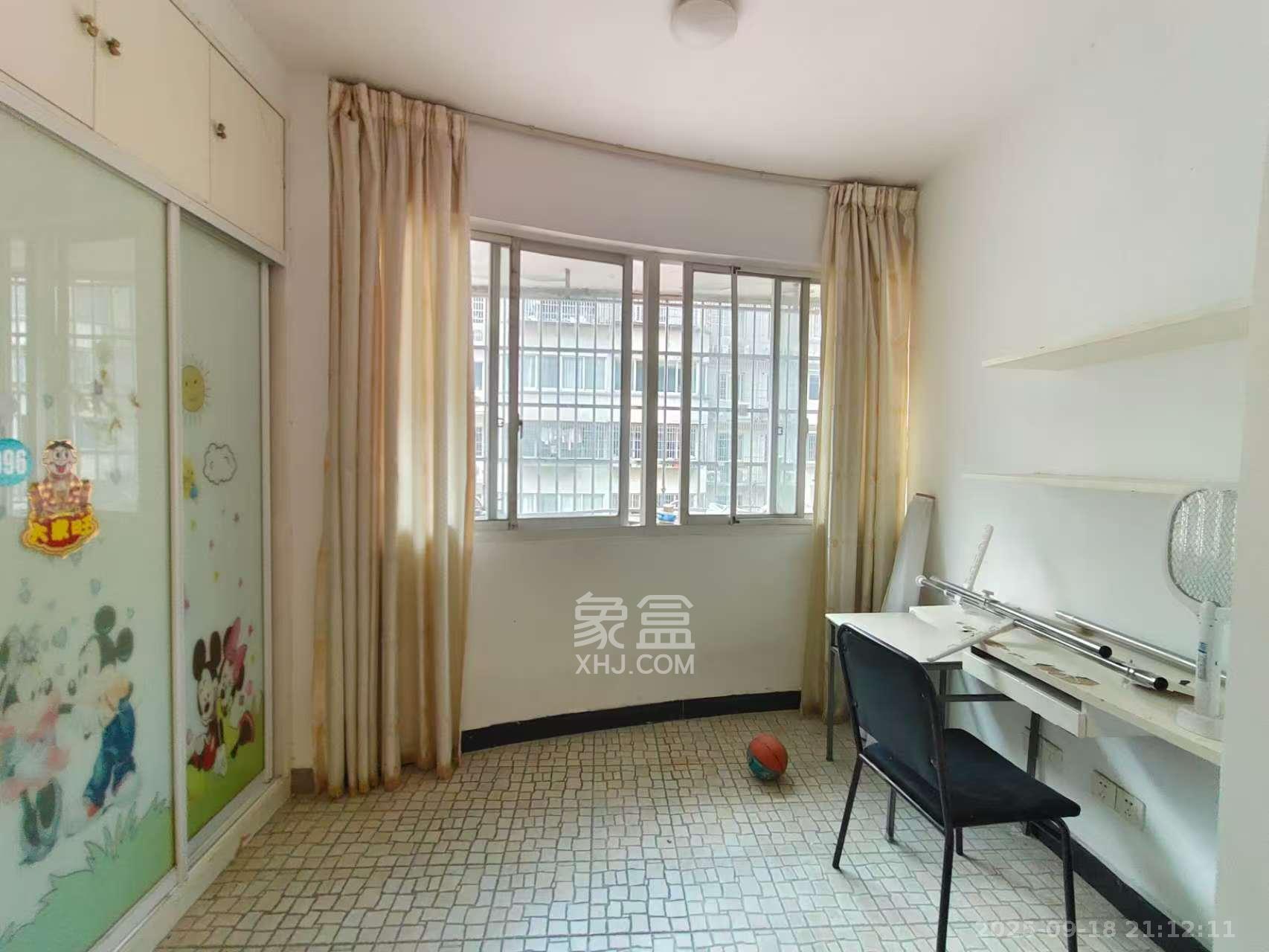 麓山才苑  2室2厅1卫    2700.0元/月室内图