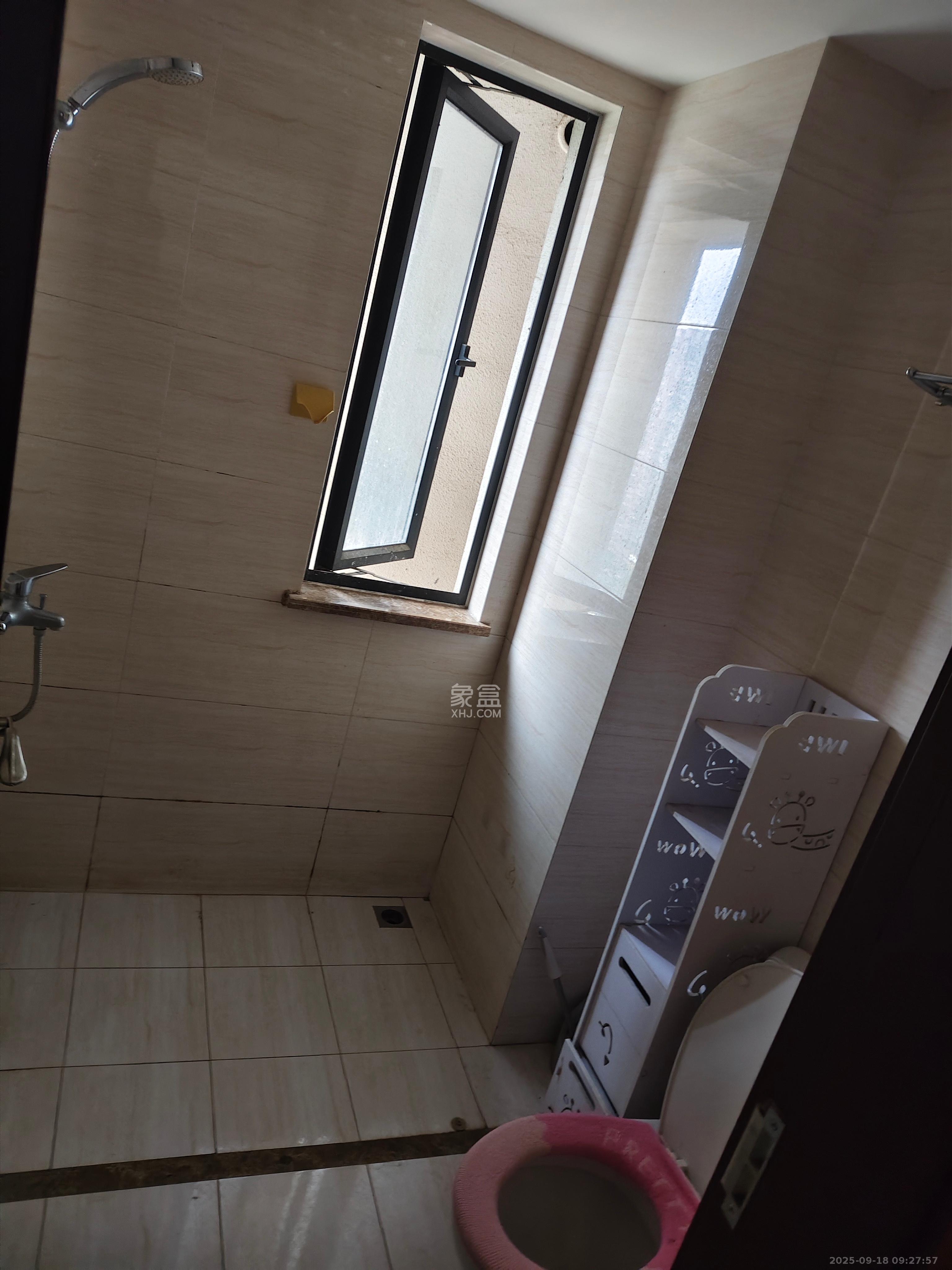 好莱城（弘德西街）  2室1厅1卫    2250.0元/月室内图