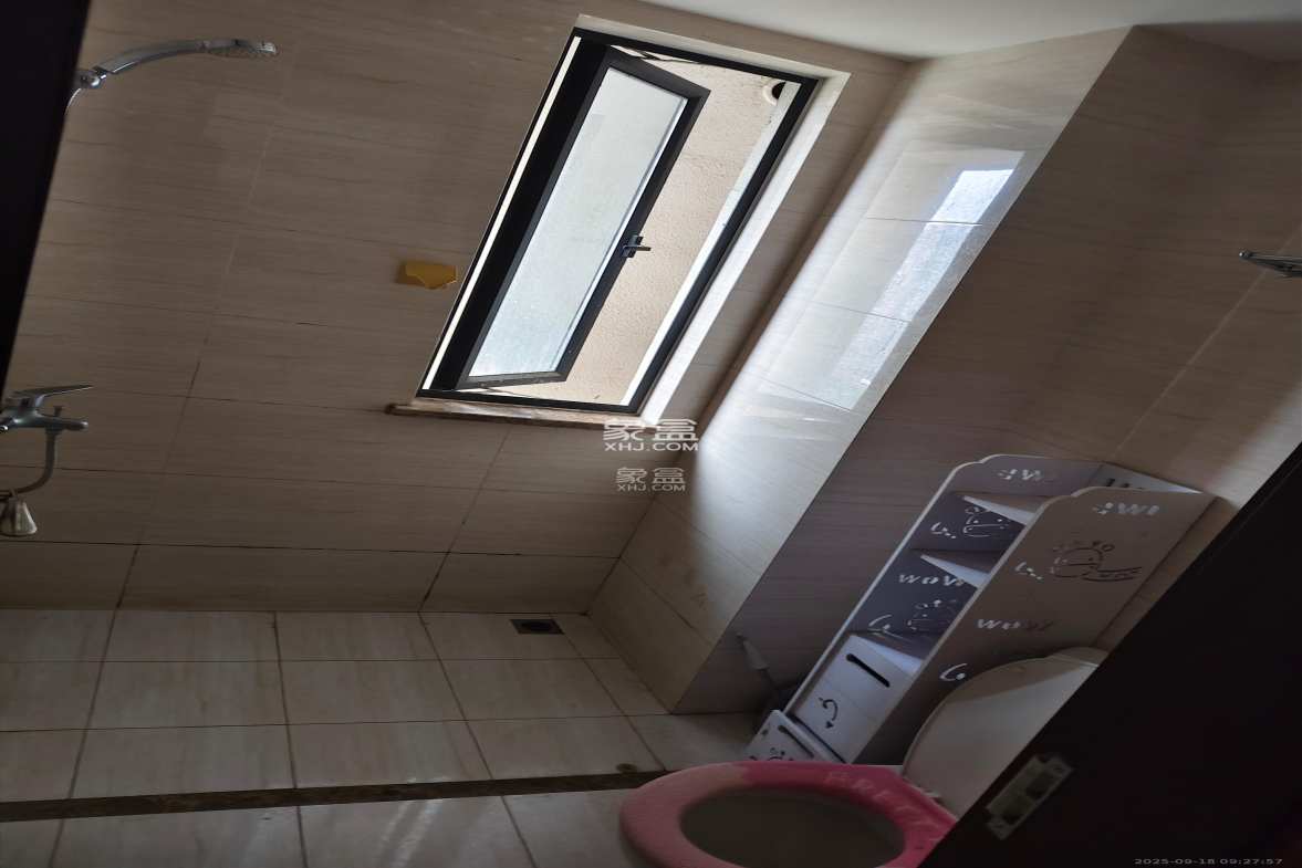 好莱城(弘德西街)  2室1厅1卫    2250.0元/月 好莱城(弘德西街)  2室1厅1卫    2250.0元/月室内图