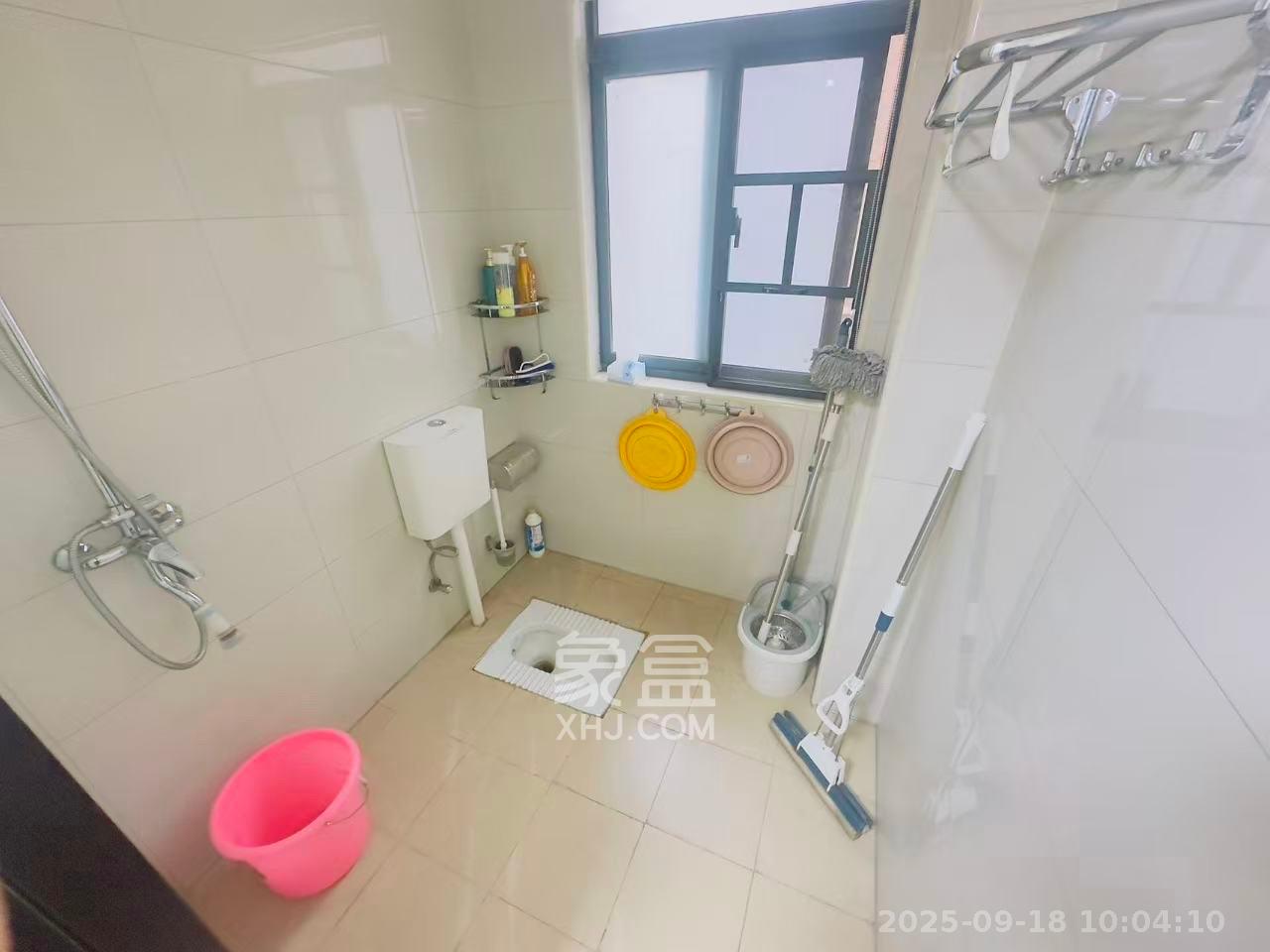 江南华府 1室2厅1卫 2800.0元/月 江南华府 1室2厅1卫 2800.0元/月室内图