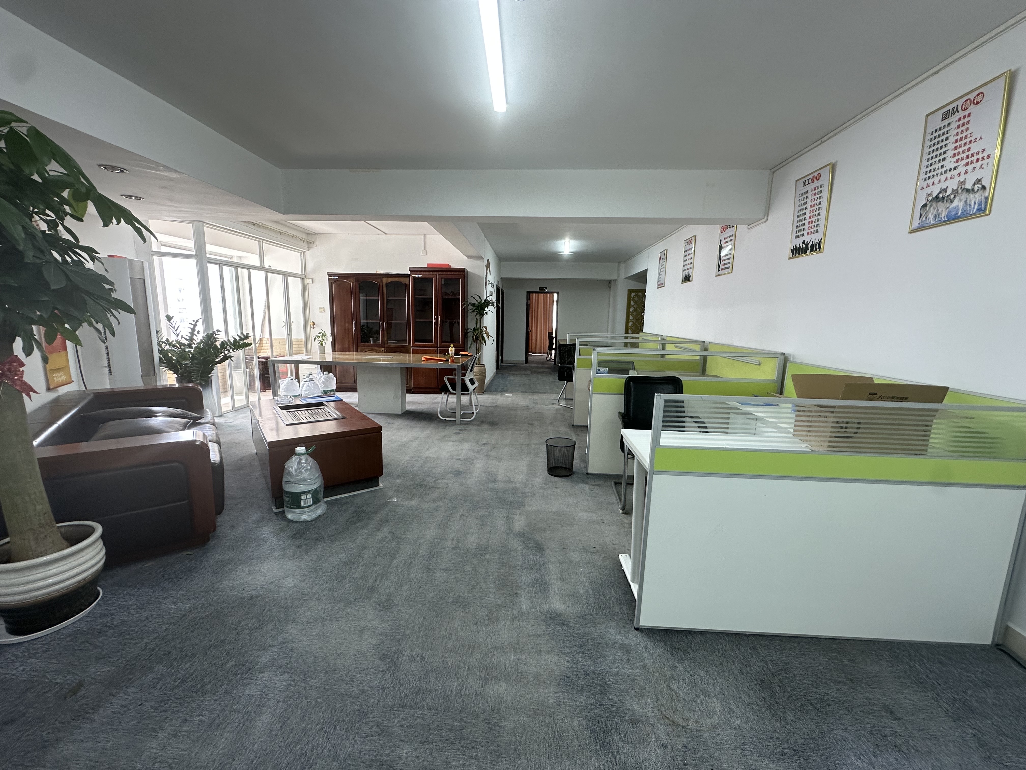 中盐大厦 3室2厅2卫 3500.0元/月 中盐大厦 3室2厅2卫 3500.0元/月室内图