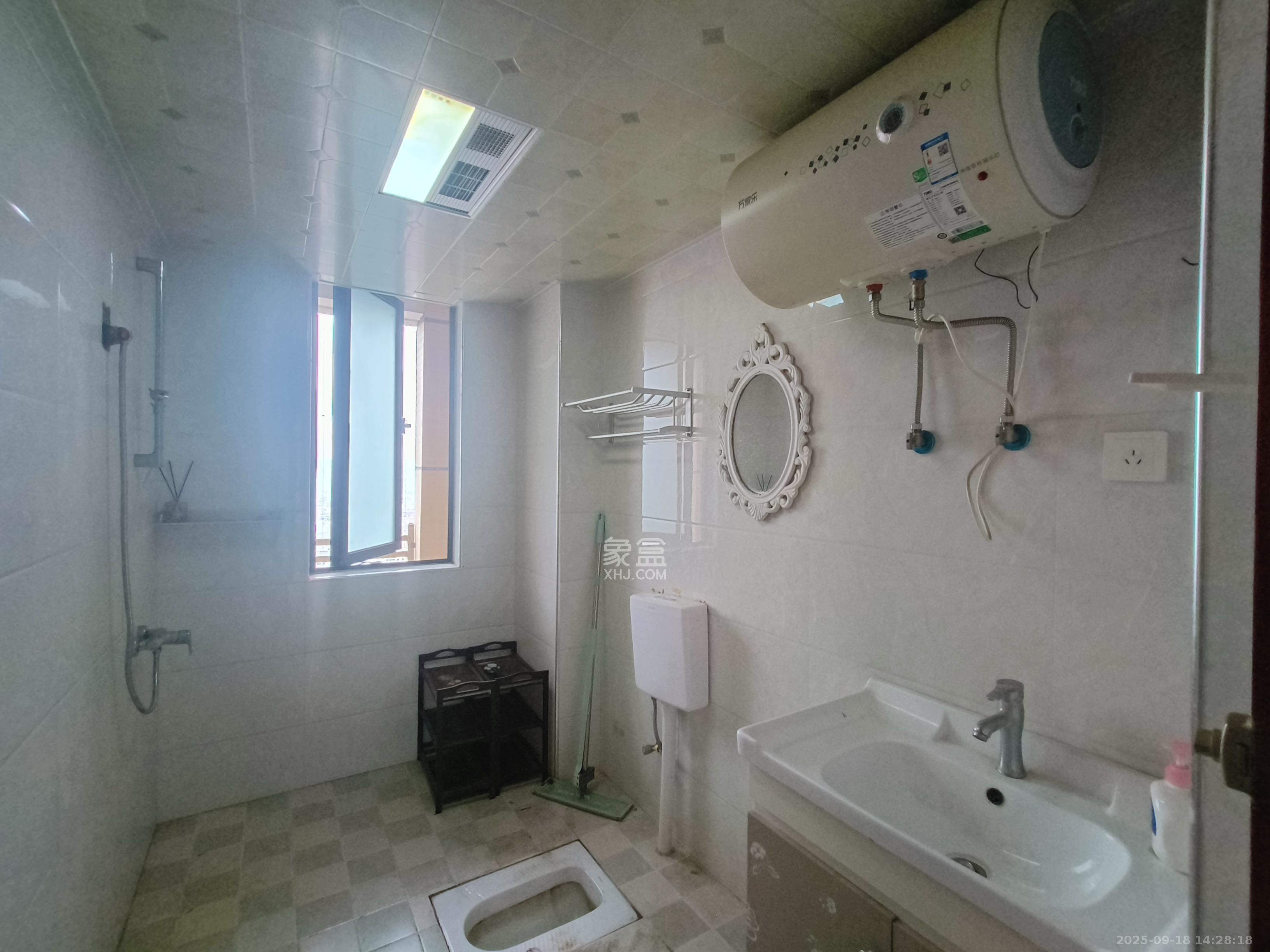 达美D6区  3室2厅1卫   3500.00元/月室内图