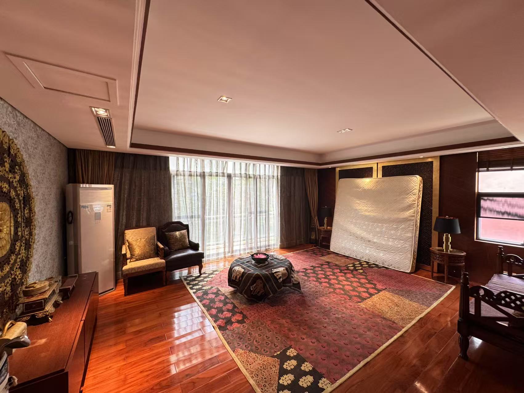 鲁能海蓝椰风 6室2厅1卫 18000.0元/月 鲁能海蓝椰风 6室2厅1卫 18000.0元/月室内图