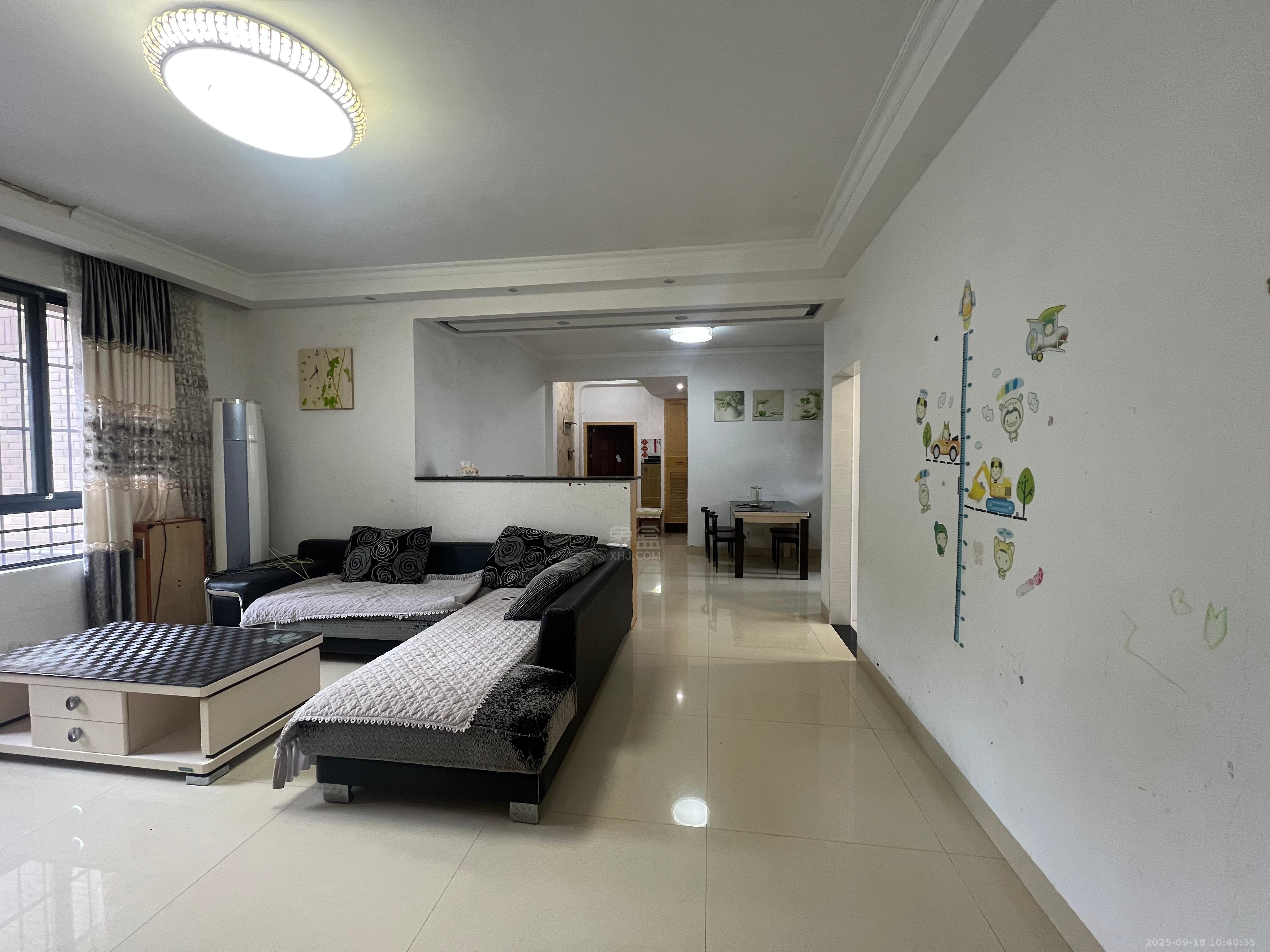 尚格名城香榭丽舍 3室2厅1卫 1800.0元/月 尚格名城香榭丽舍 3室2厅1卫 1800.0元/月室内图