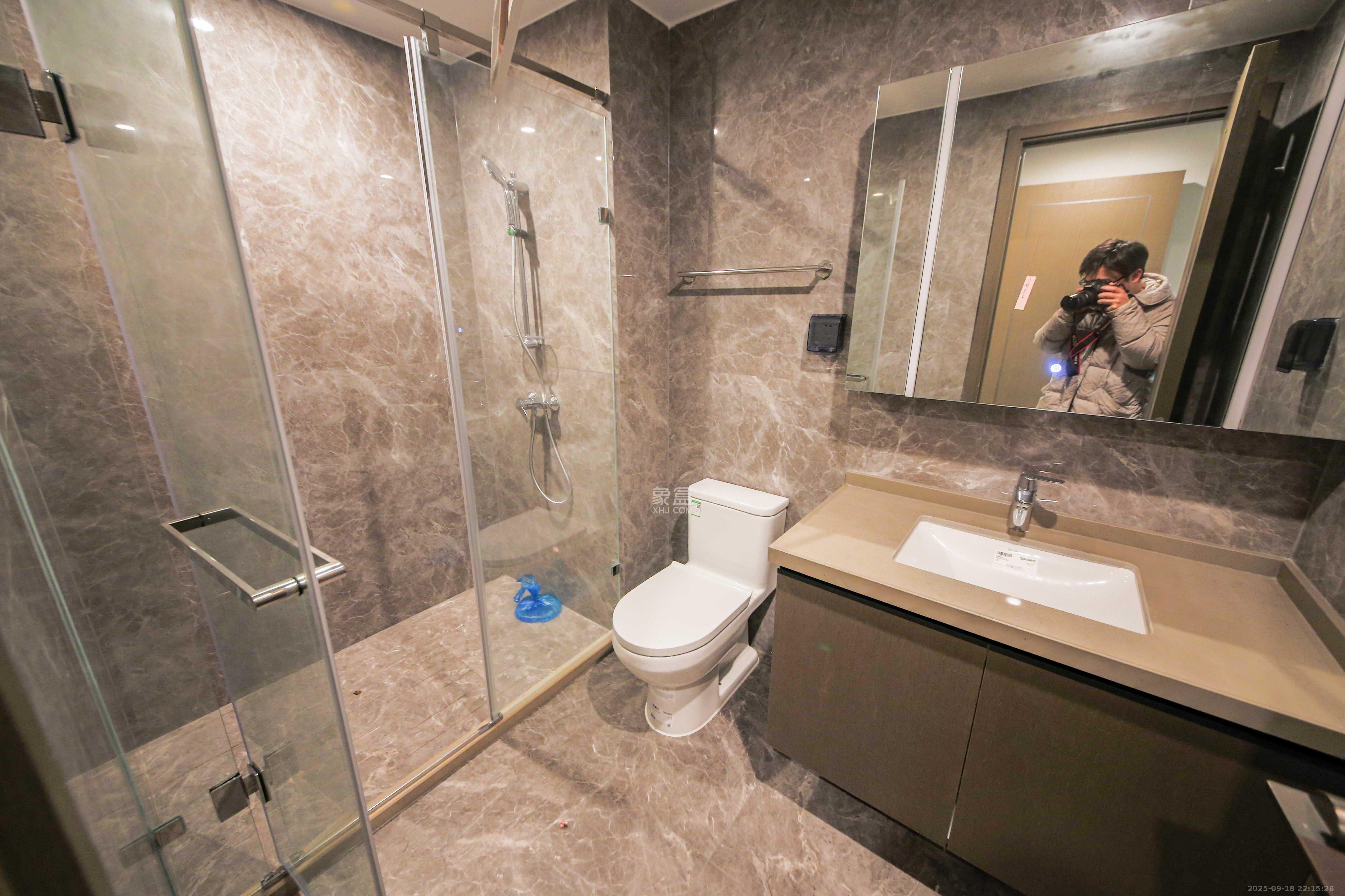 龙湖春江天曜二期  4室2厅2卫    355.0万 龙湖春江天曜二期  4室2厅2卫    355.0万卫生间