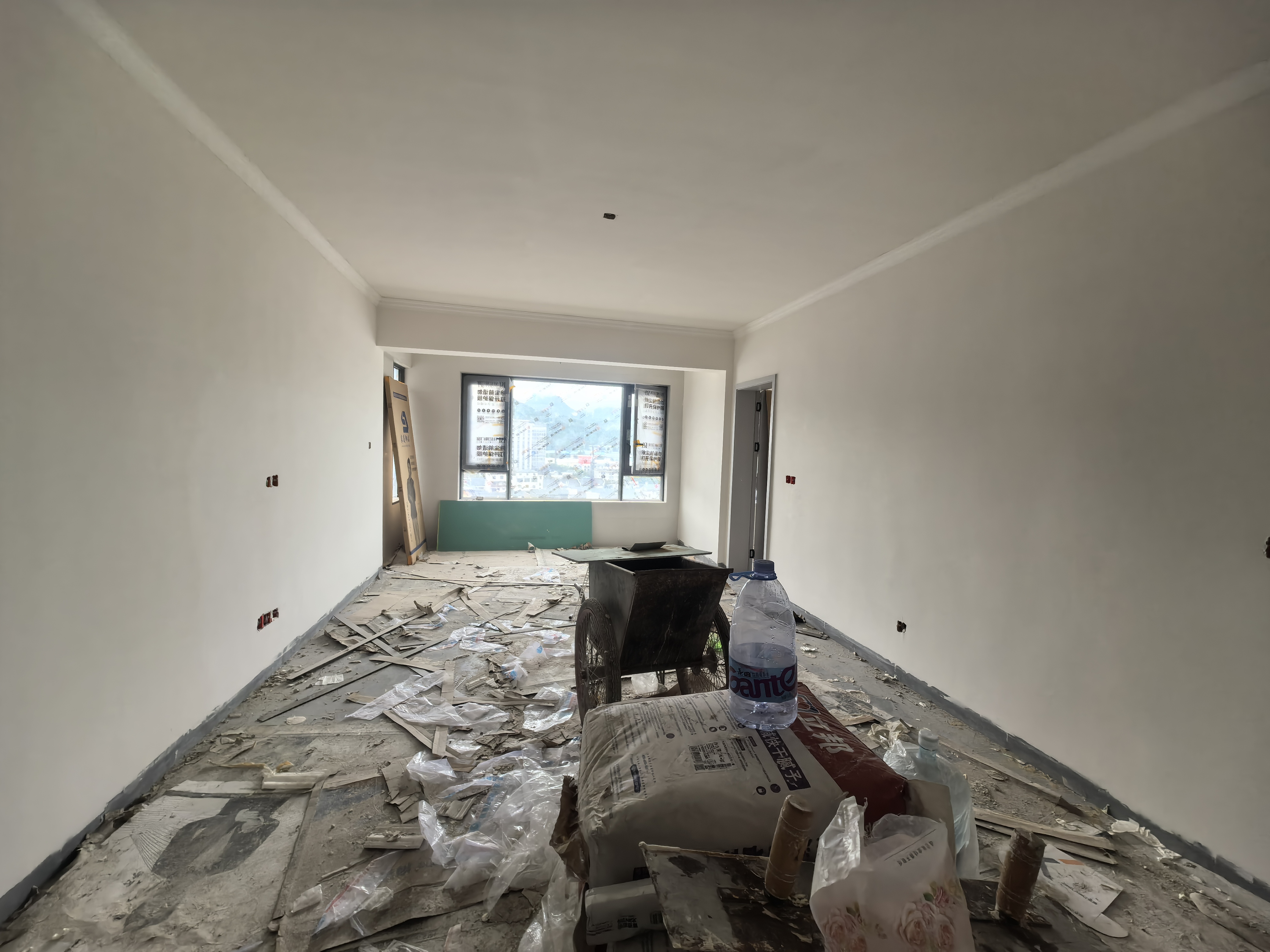 南城金座 4室2厅2卫 2500.0元/月 南城金座 4室2厅2卫 2500.0元/月室内图