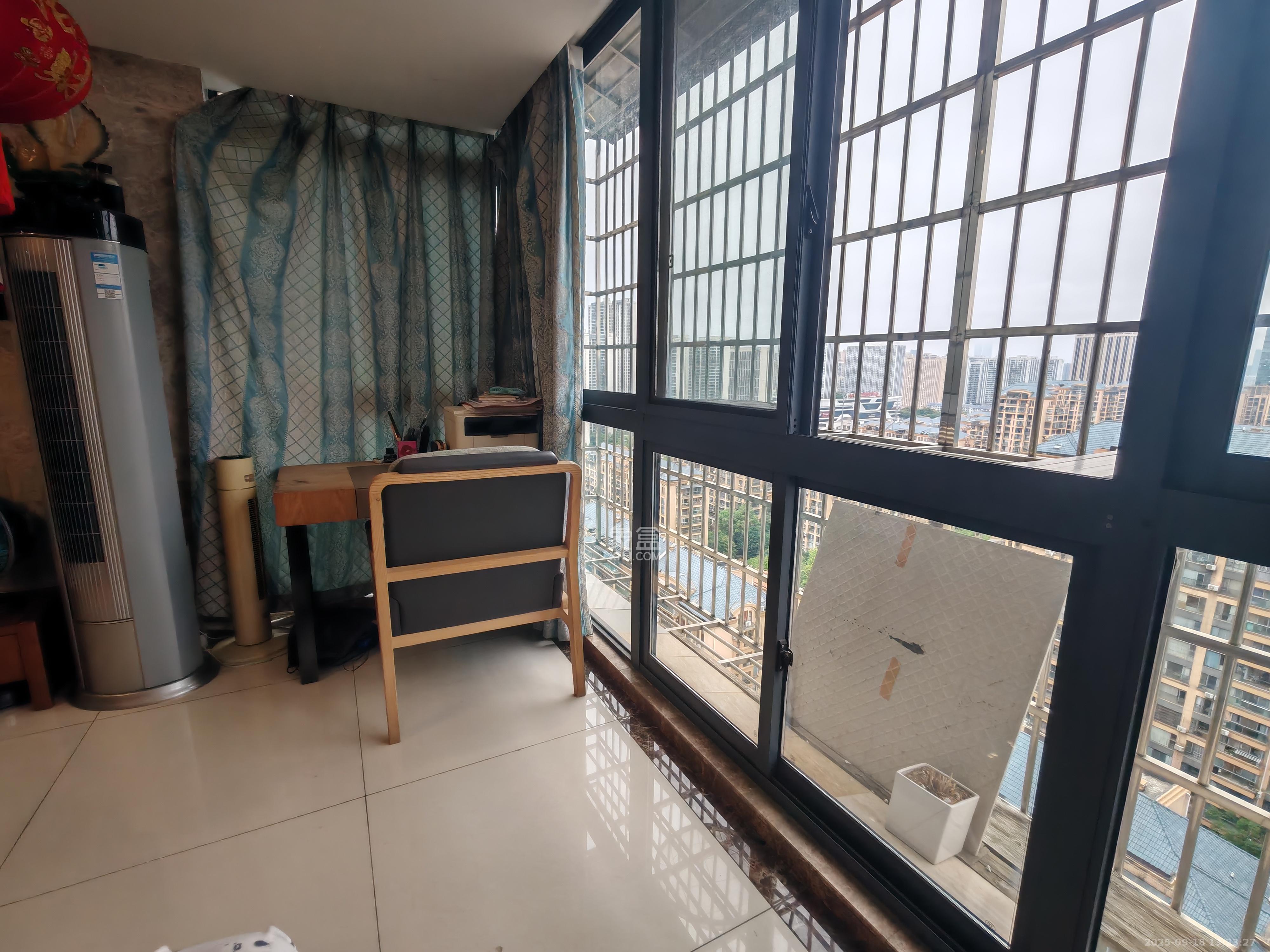 城市山水豪园(山水城市风景) 3室2厅2卫 3000.0元/月 城市山水豪园(山水城市风景) 3室2厅2卫 3000.0元/月室内图