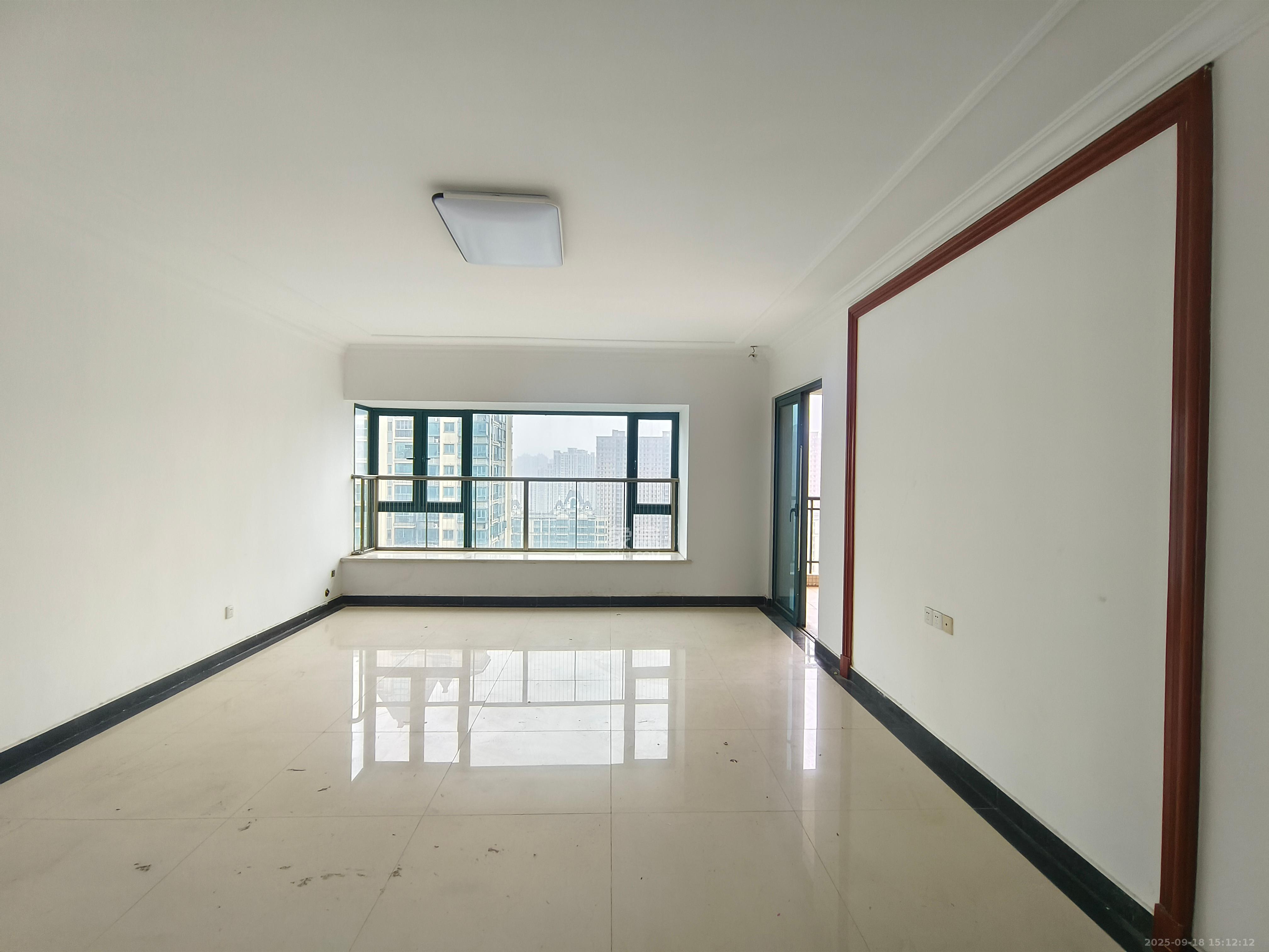 恒大名都  4室2厅4卫    3000.0元/月 恒大名都  4室2厅4卫    3000.0元/月