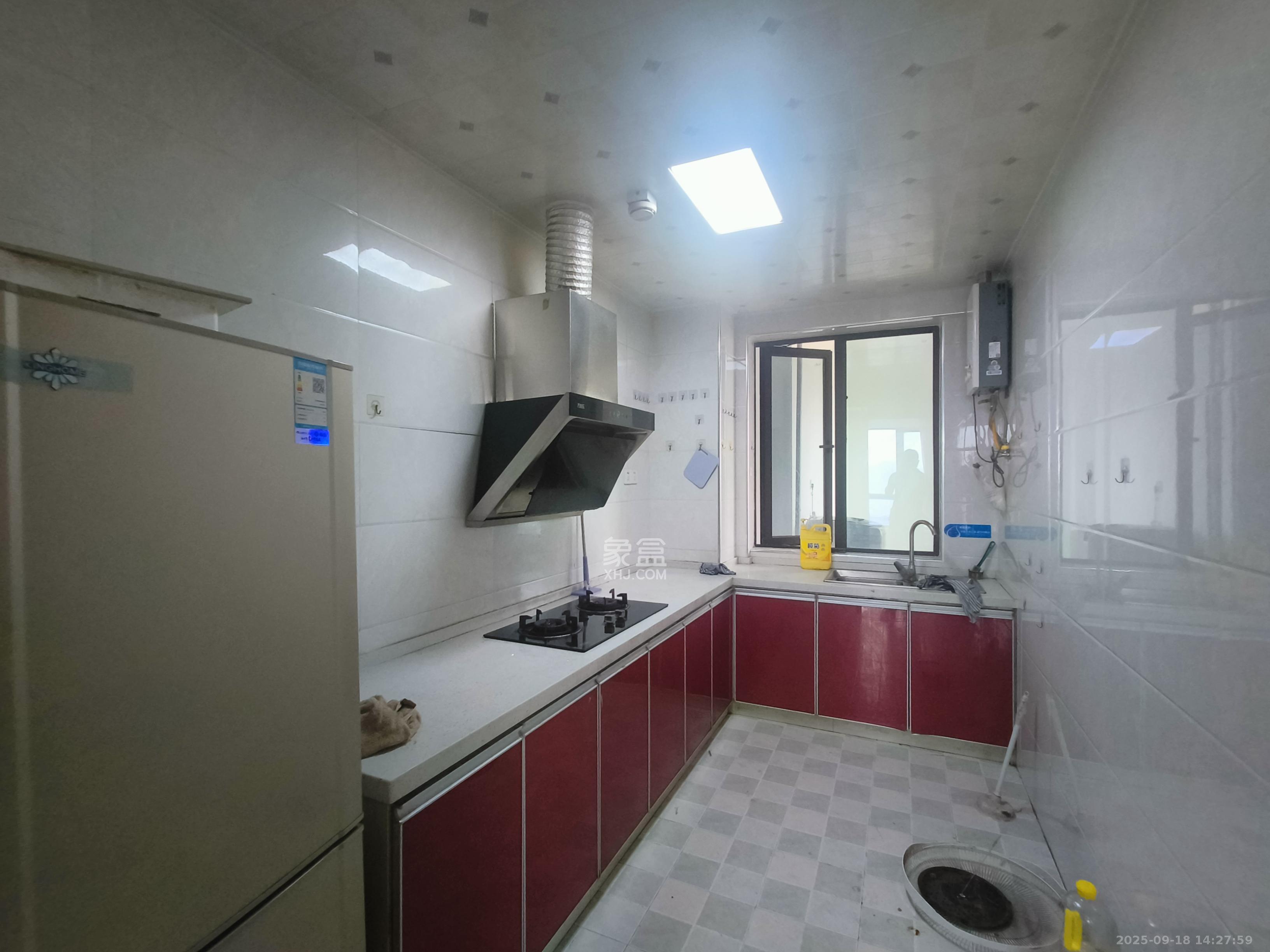 达美D6区  3室2厅1卫   3500.00元/月室内图