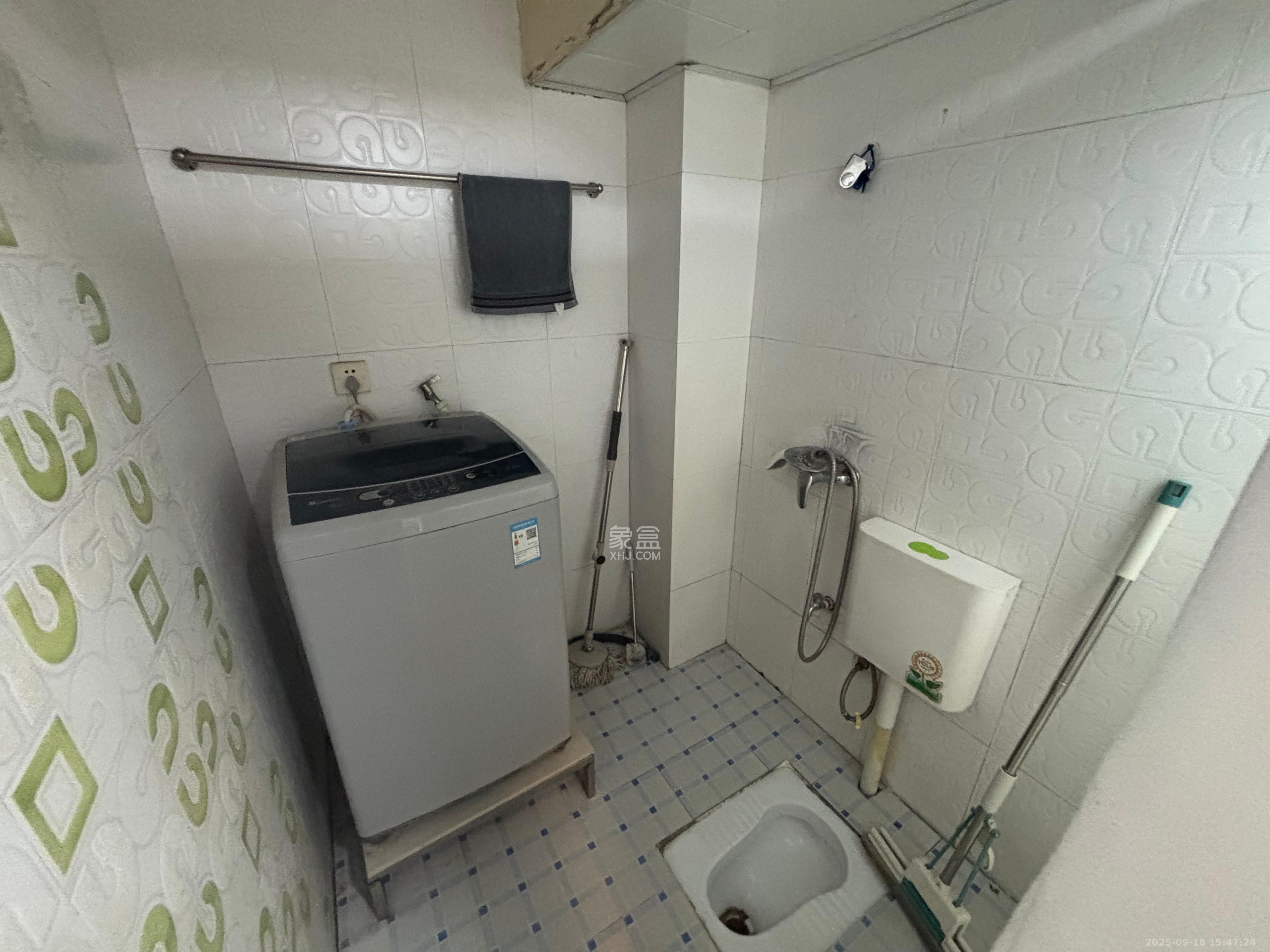 劳动广场消防队宿舍 3室1厅1卫 1700.0元/月 劳动广场消防队宿舍 3室1厅1卫 1700.0元/月室内图