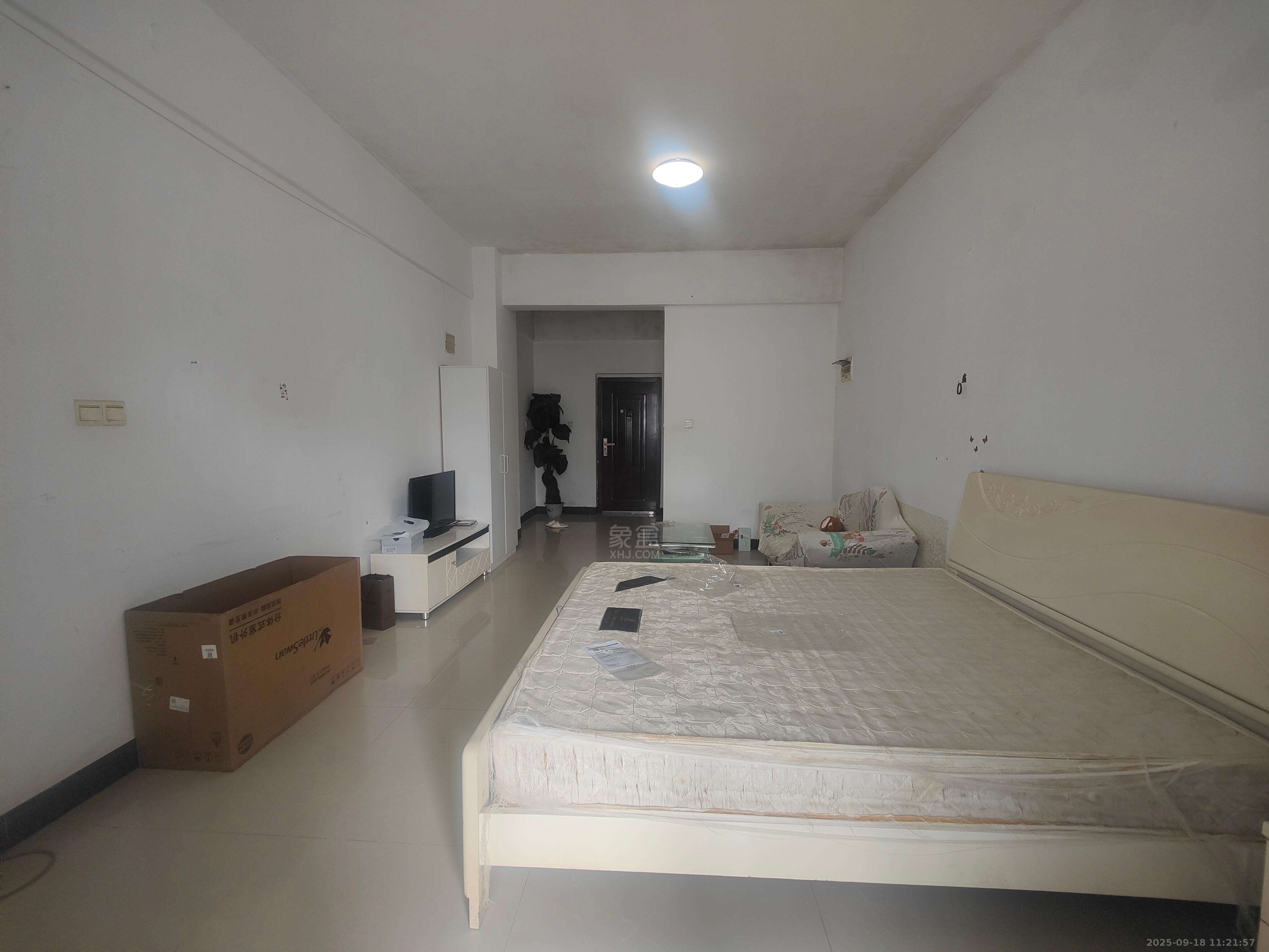 庐山春天大厦(和一宾馆)  1室1厅1卫    900.0元/月 庐山春天大厦(和一宾馆)  1室1厅1卫    900.0元/月室内图