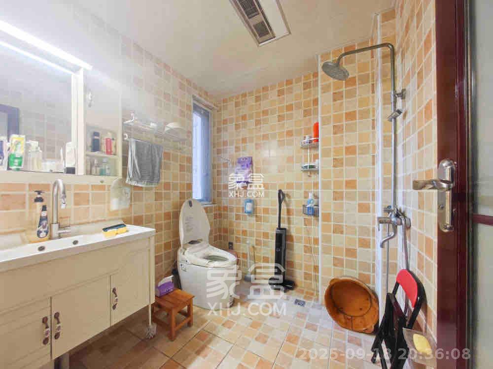 湘府十城（汇财御景湾新寓,汇财国际）  4室2厅2卫    2700.0元/月室内图