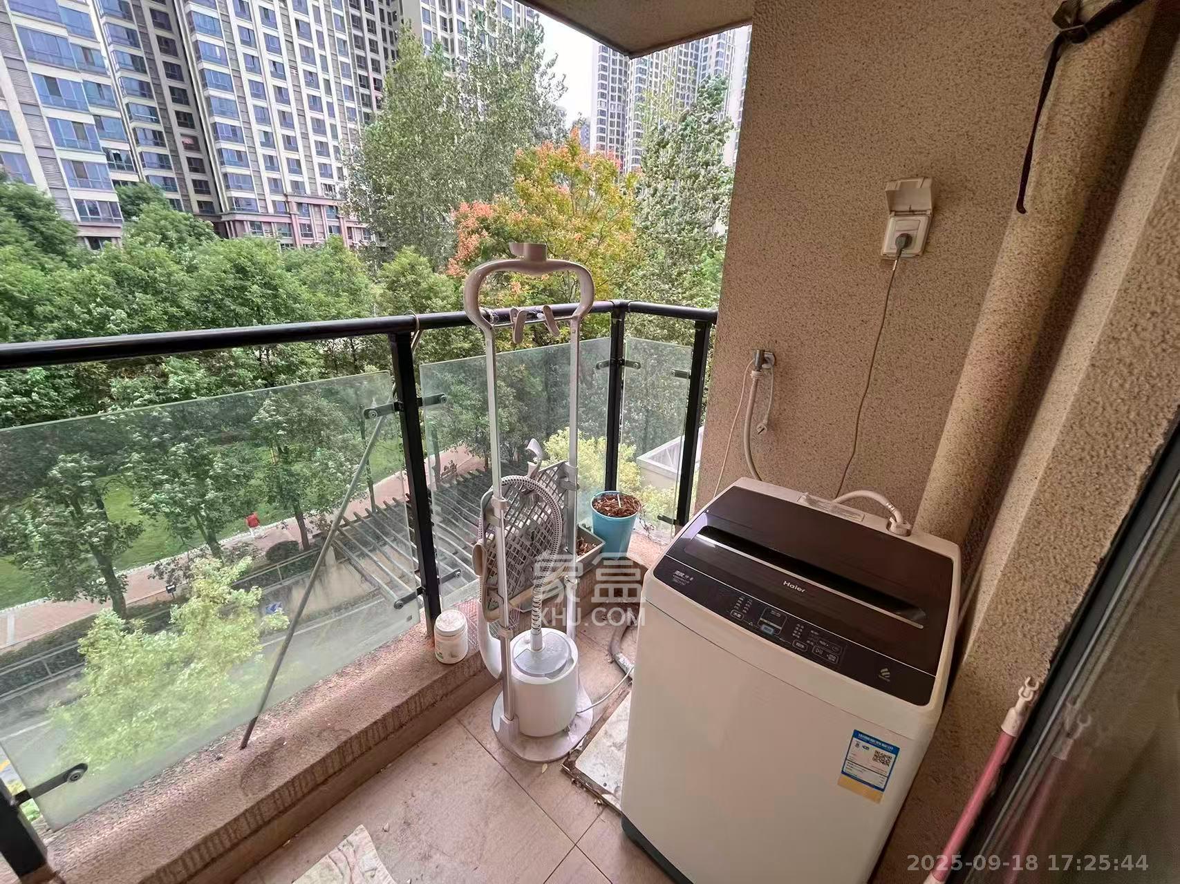 碧桂园南城首府(东宸林海) 3室2厅2卫 2200.0元/月 碧桂园南城首府(东宸林海) 3室2厅2卫 2200.0元/月室内图