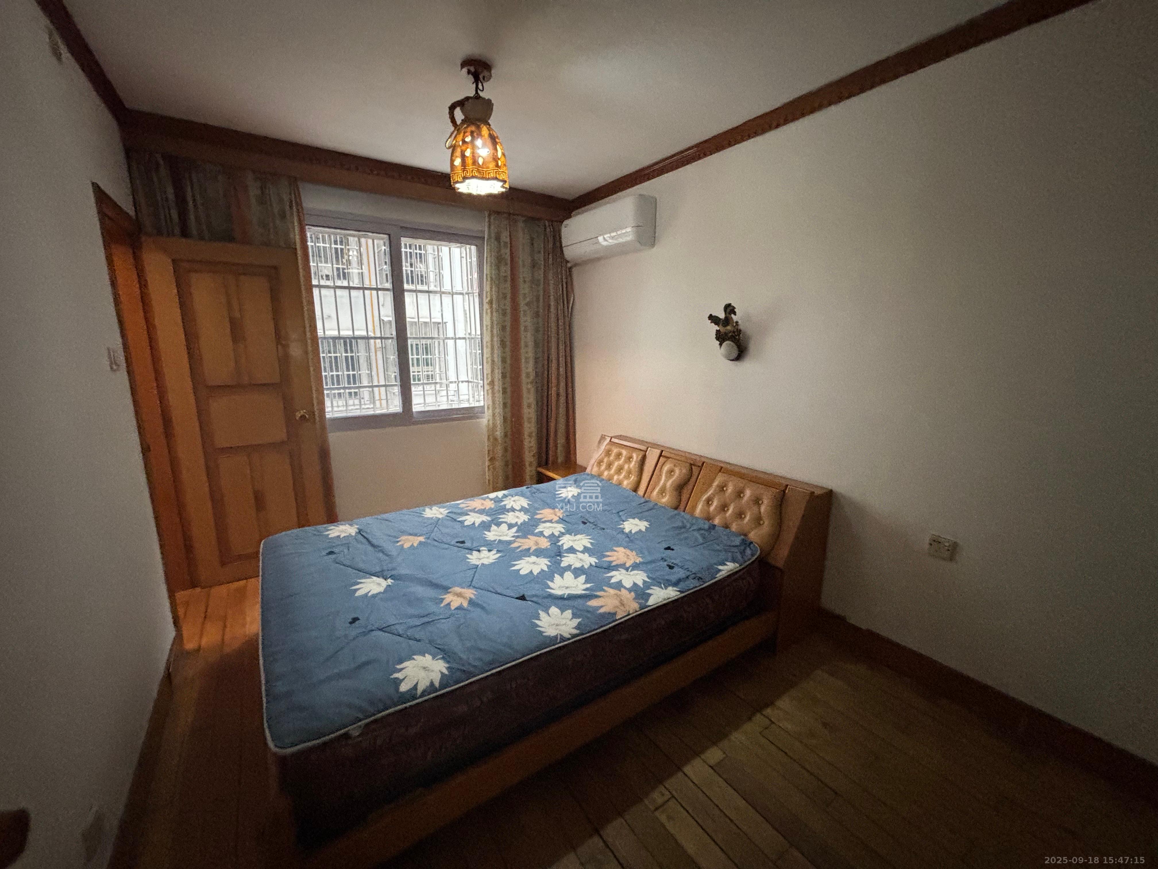 劳动广场消防队宿舍 3室1厅1卫 1700.0元/月 劳动广场消防队宿舍 3室1厅1卫 1700.0元/月室内图