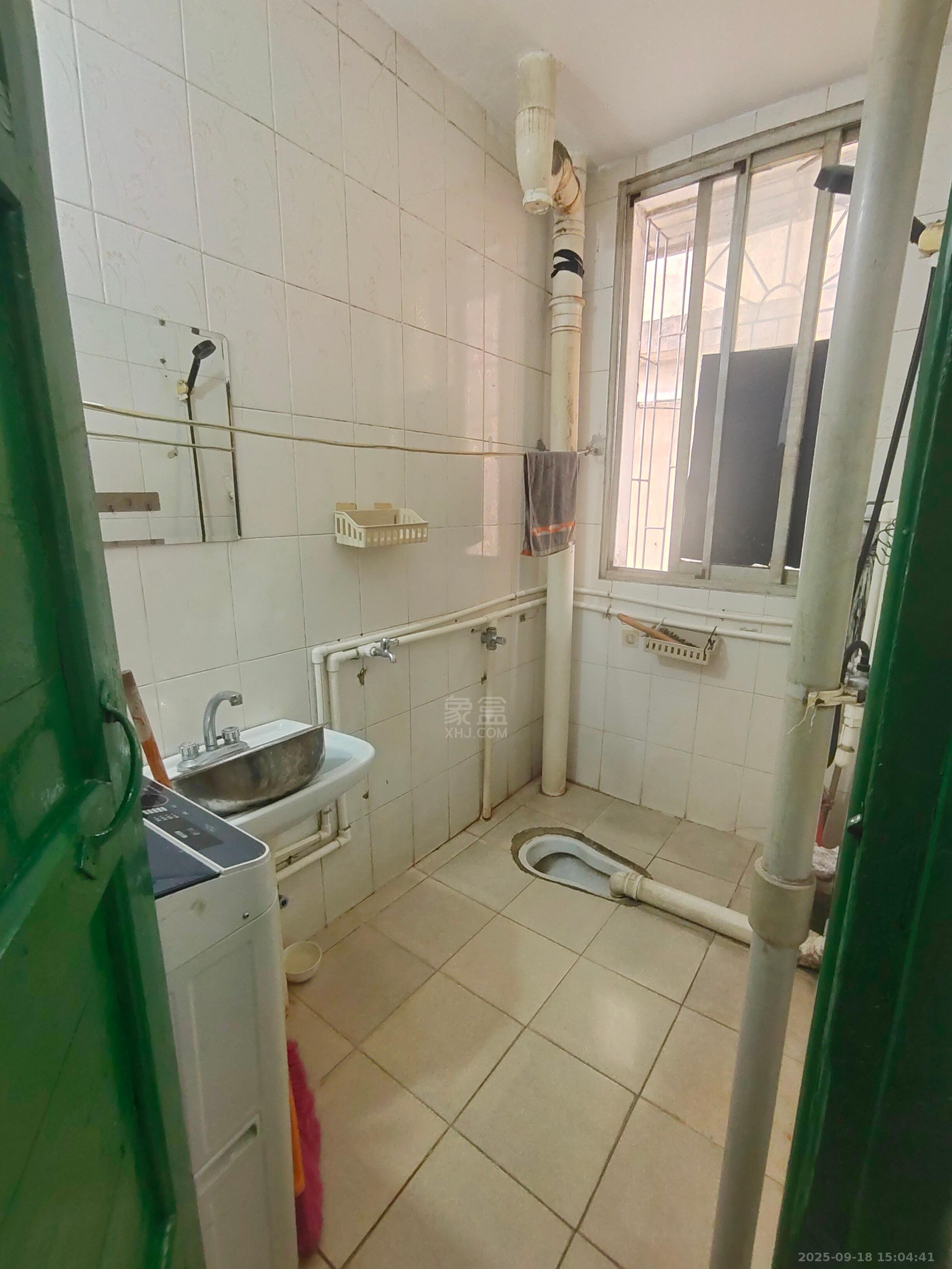 一汽运生活区 2室2厅1卫 700.0元/月 一汽运生活区 2室2厅1卫 700.0元/月室内图