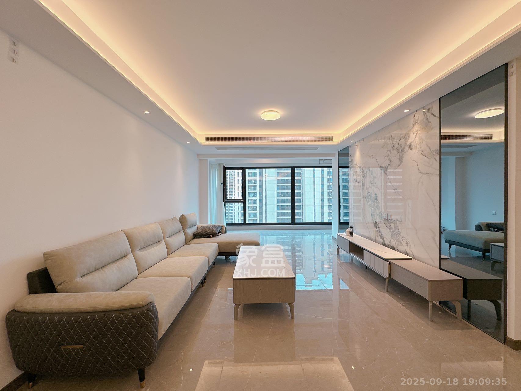 龙湖春江天玺 4室2厅2卫 5000.0元/月 龙湖春江天玺 4室2厅2卫 5000.0元/月室内图