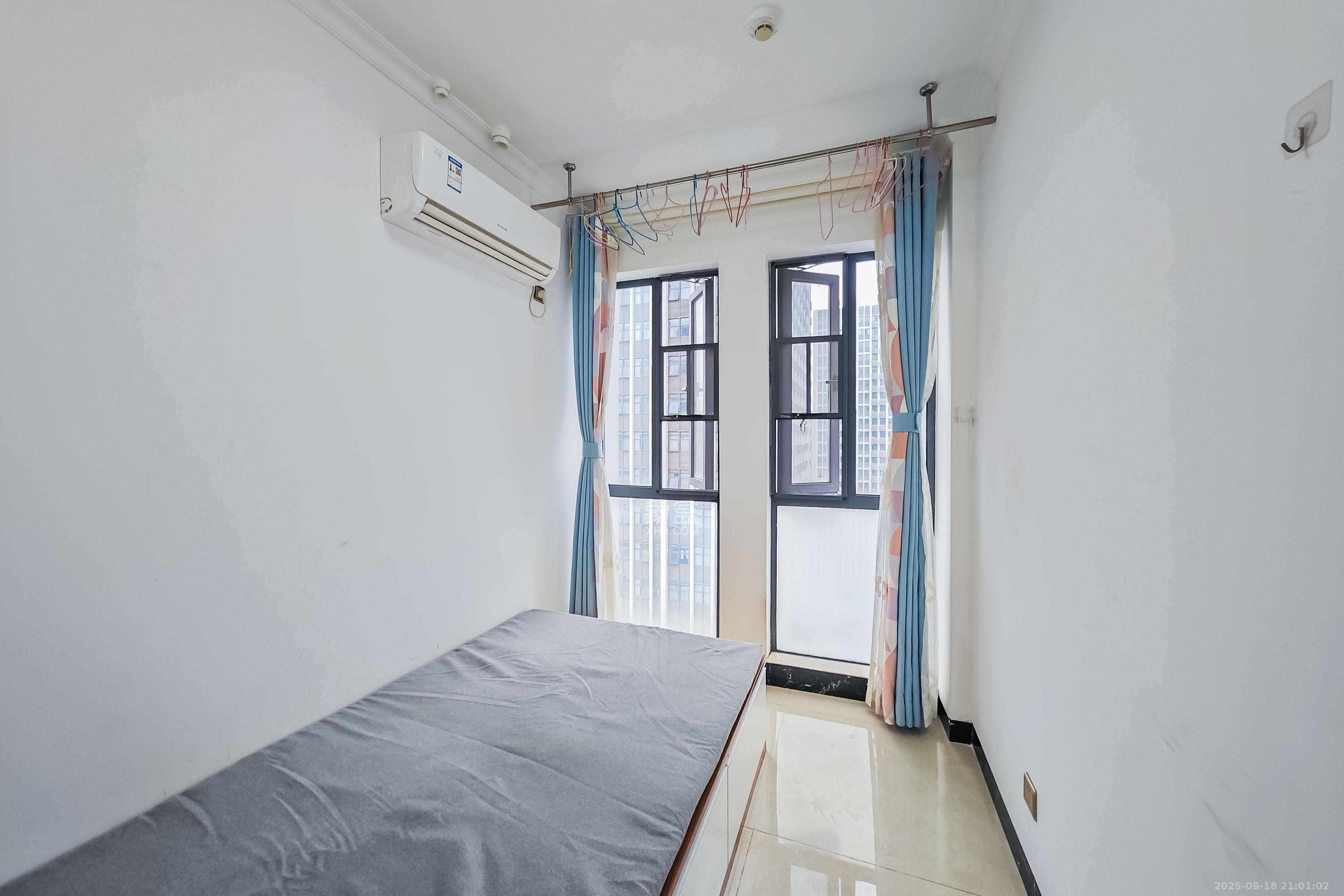 欧亚达国际广场  2室1厅1卫    42.0万卧室