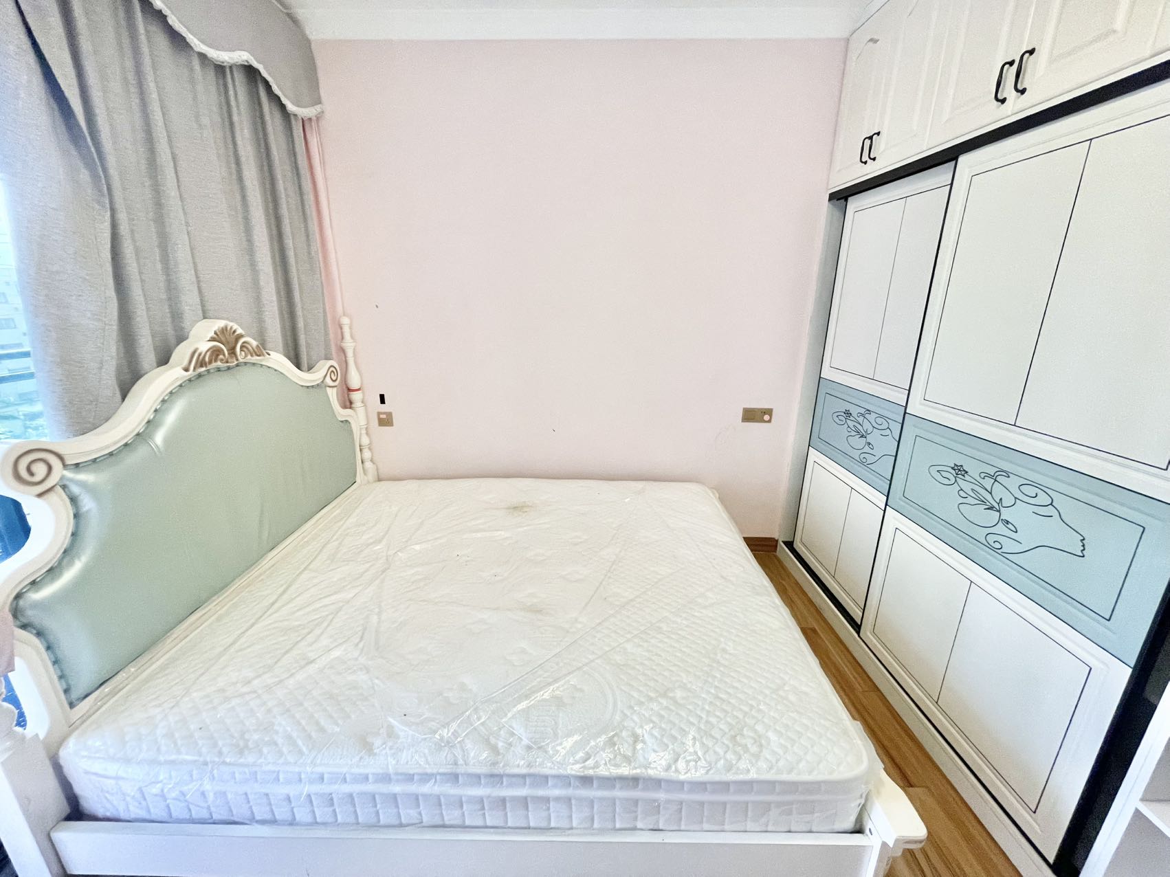 蓝海瑞园 3室2厅1卫 2600.0元/月 蓝海瑞园 3室2厅1卫 2600.0元/月室内图