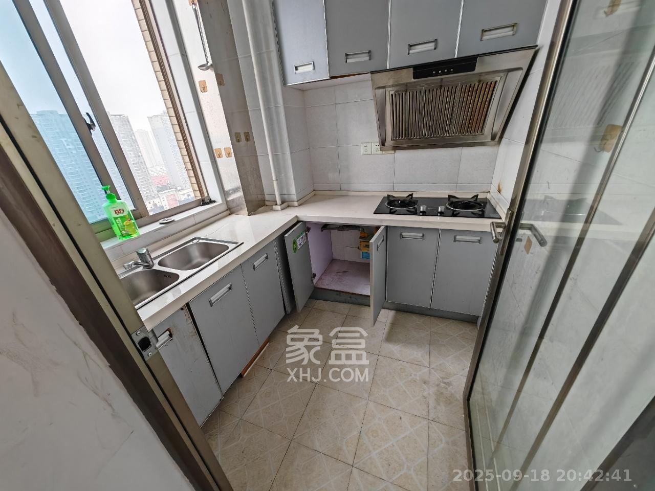 汇达国际公馆(汇达大厦) 1室1厅1卫 1400.0元/月 汇达国际公馆(汇达大厦) 1室1厅1卫 1400.0元/月室内图