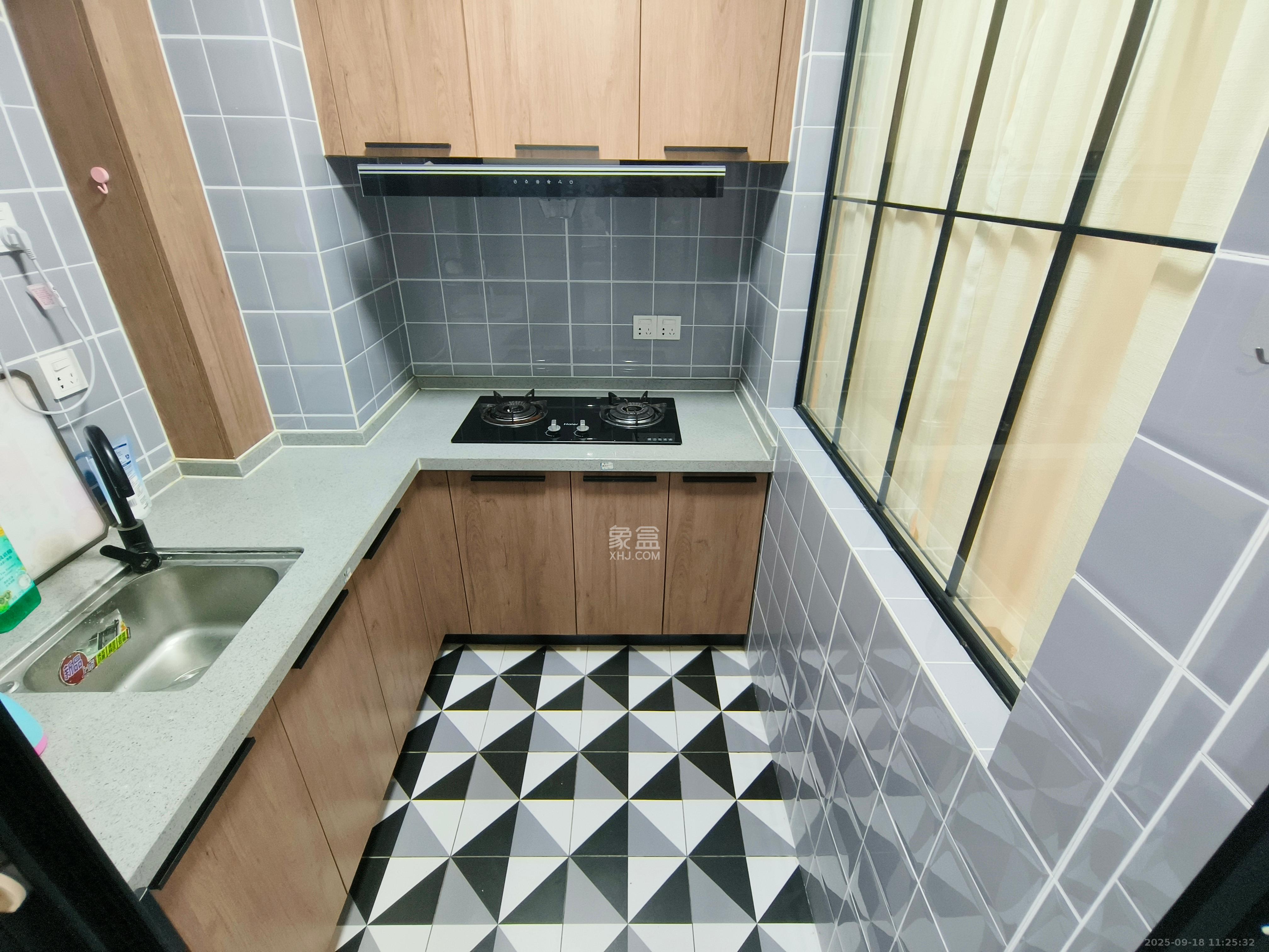 明发国际城 1室1厅1卫 1400.0元/月 明发国际城 1室1厅1卫 1400.0元/月室内图