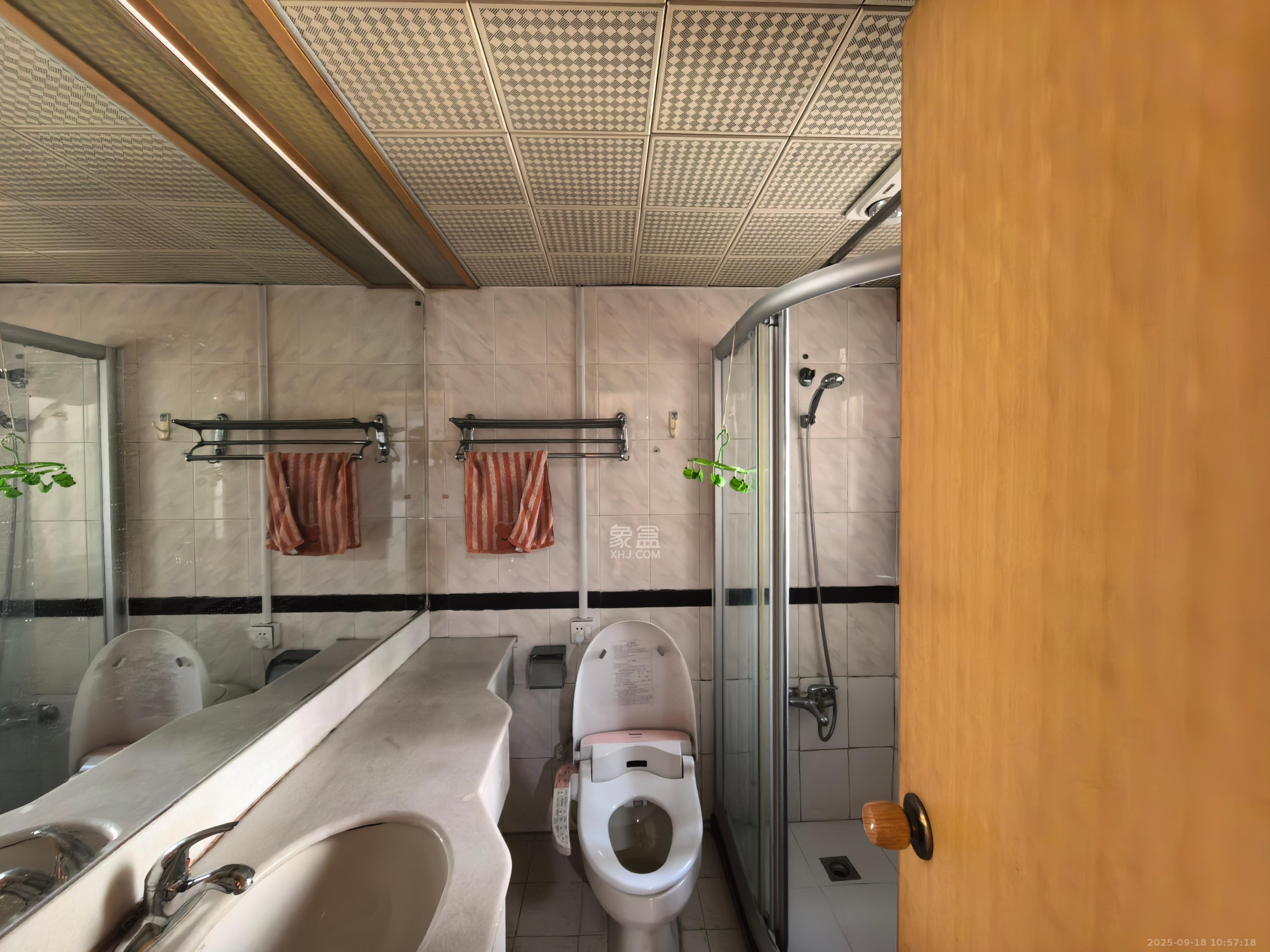 芙蓉区国土局单位房 4室2厅2卫 2800.0元/月 芙蓉区国土局单位房 4室2厅2卫 2800.0元/月室内图