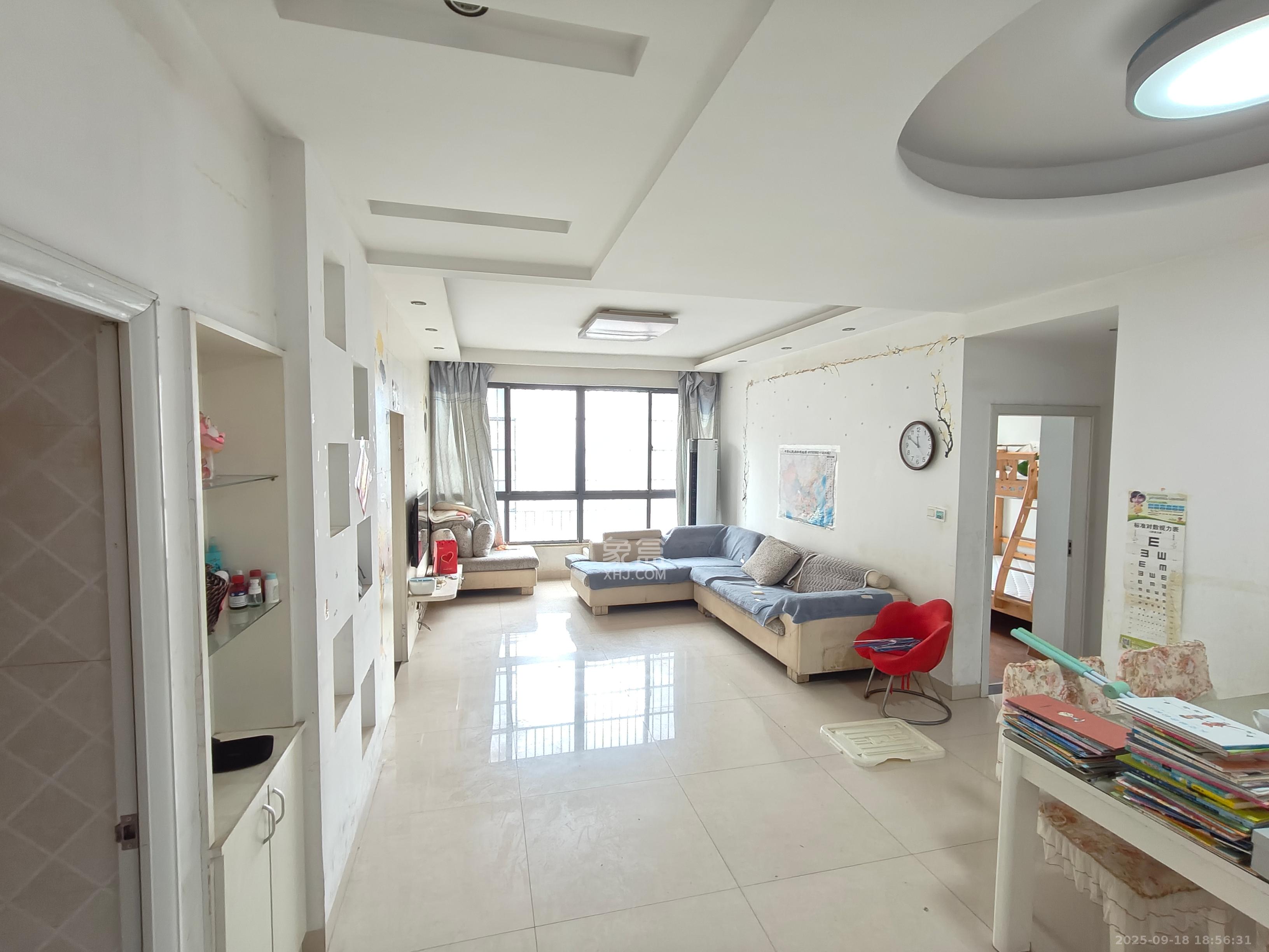 枫华府第 3室2厅1卫 1600.0元/月 枫华府第 3室2厅1卫 1600.0元/月室内图