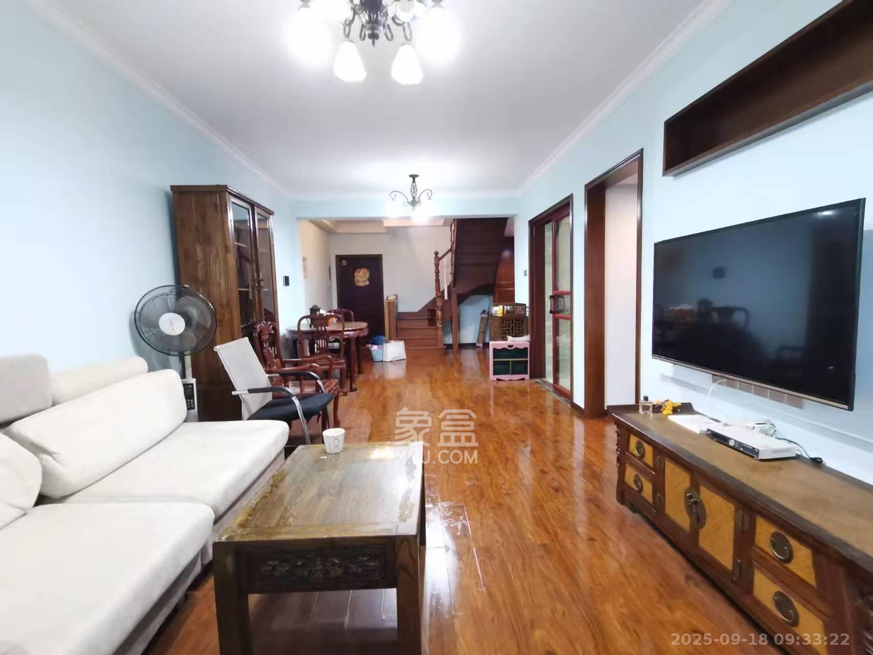 天健壹平方英里（天健芙蓉盛世二期）  4室2厅2卫    4000.0元/月室内图