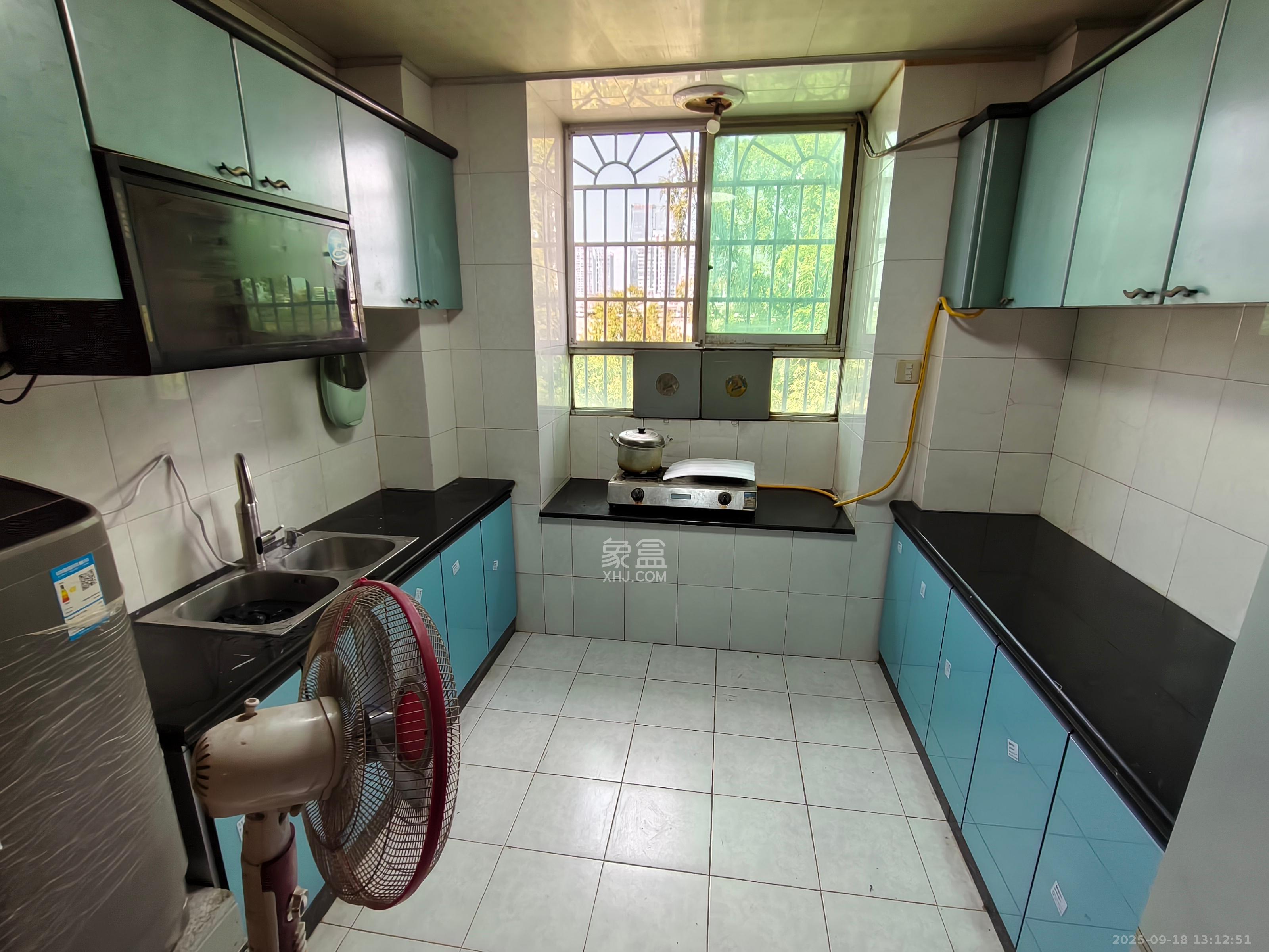 人民新村 3室2厅2卫 2600.0元/月 人民新村 3室2厅2卫 2600.0元/月室内图