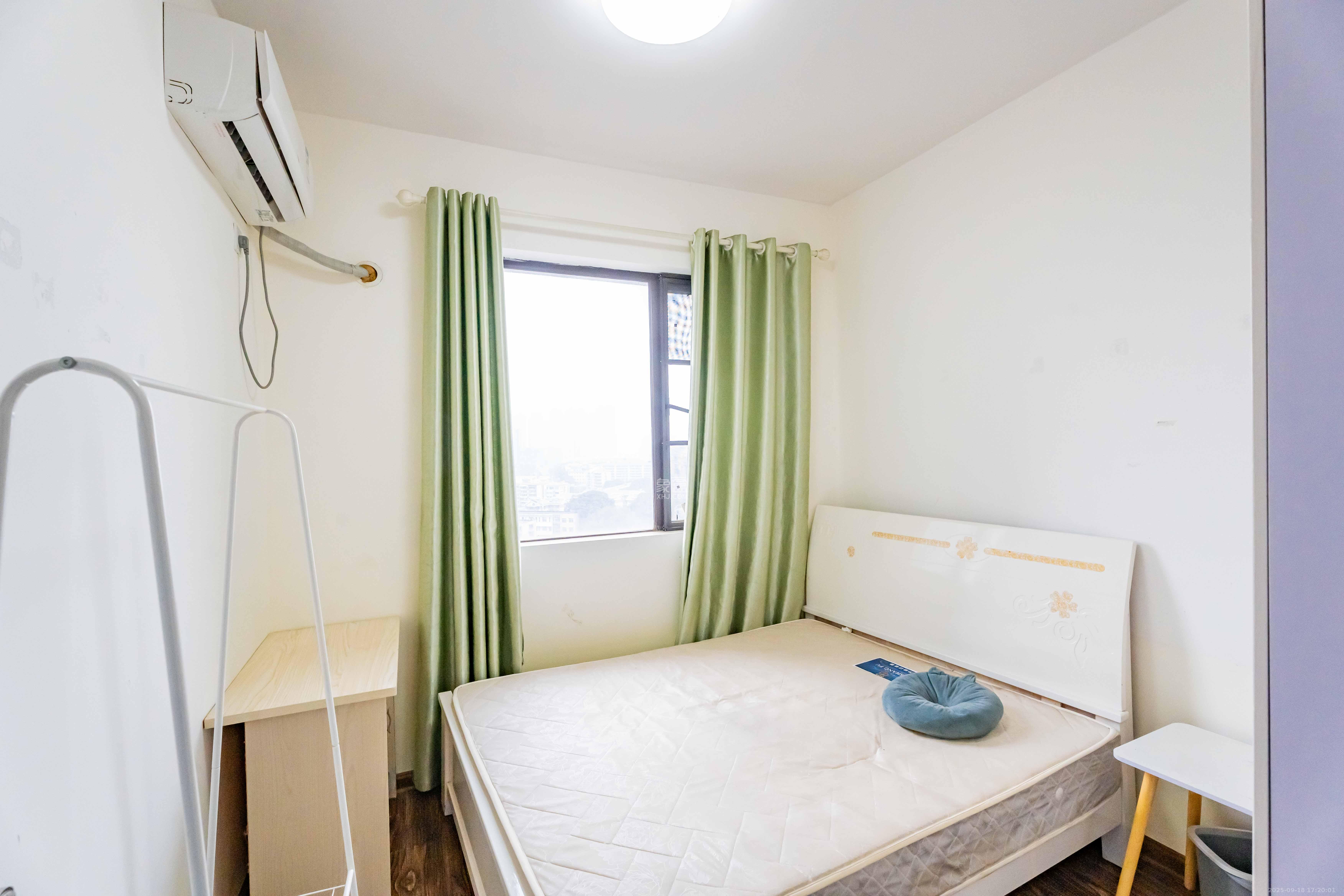 上园商住小区  3室2厅1卫   2500.00元/月室内图