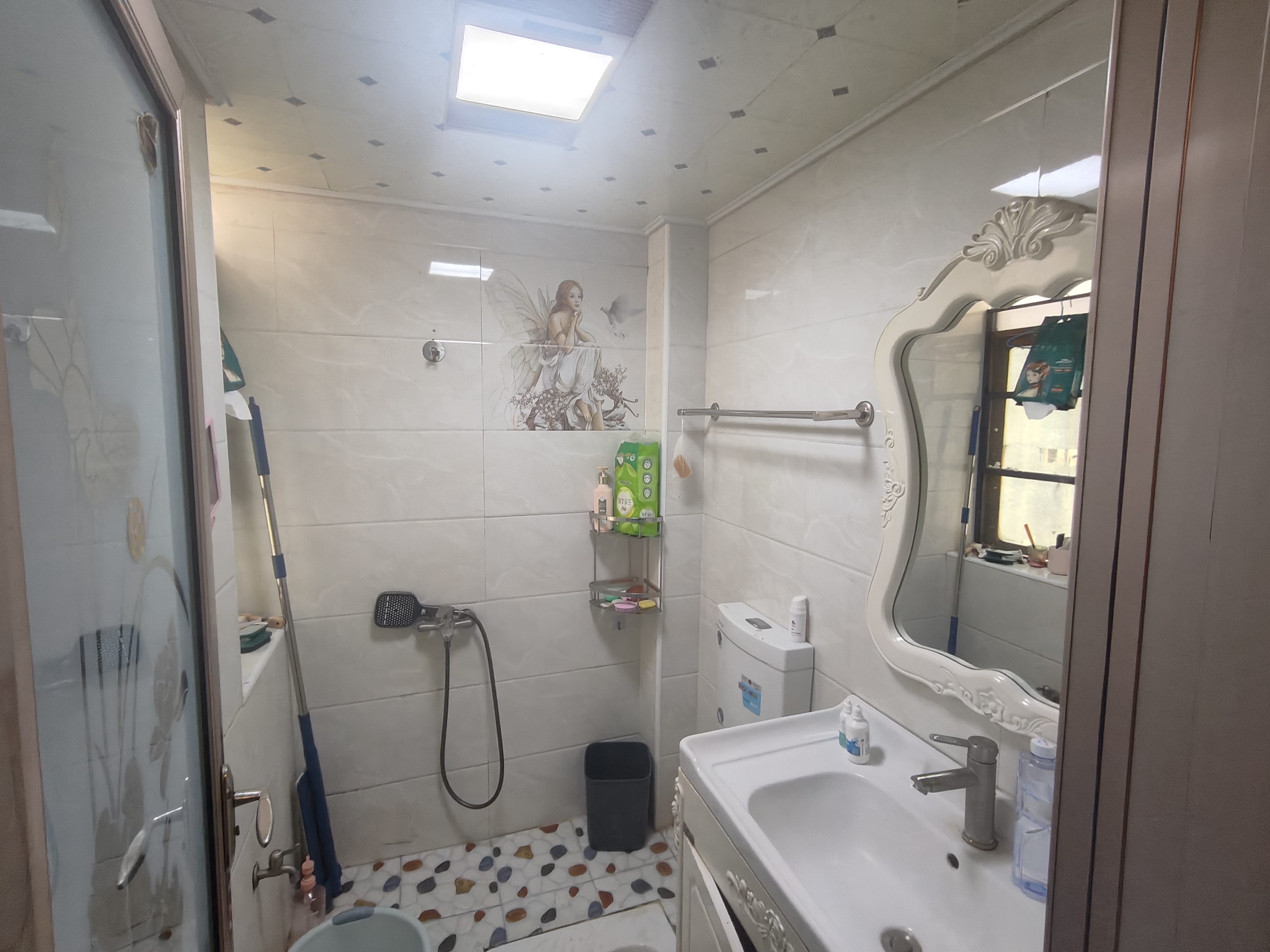 长湖小区  2室1厅1卫   1300.00元/月室内图