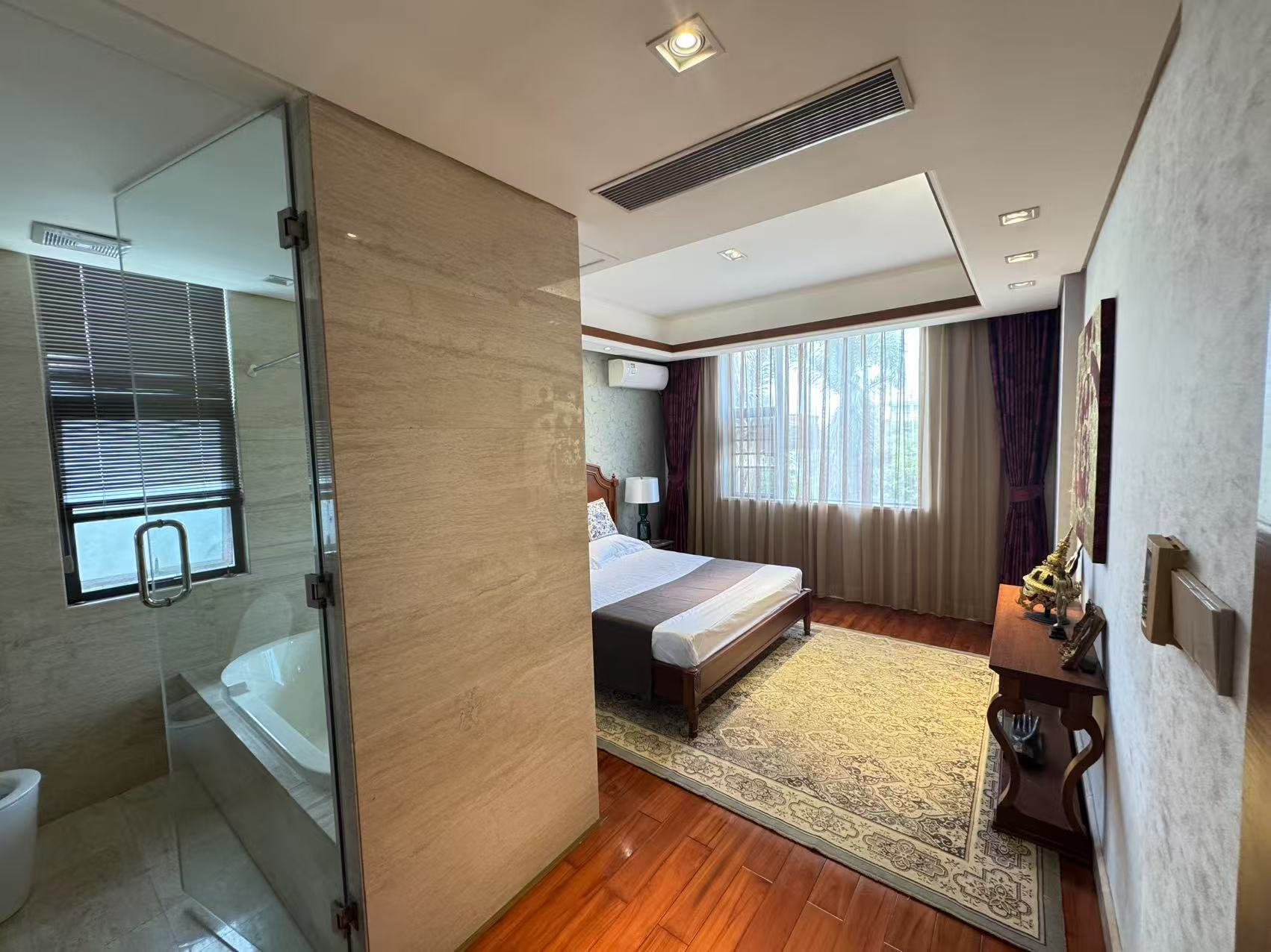 鲁能海蓝椰风 6室2厅1卫 18000.0元/月 鲁能海蓝椰风 6室2厅1卫 18000.0元/月室内图