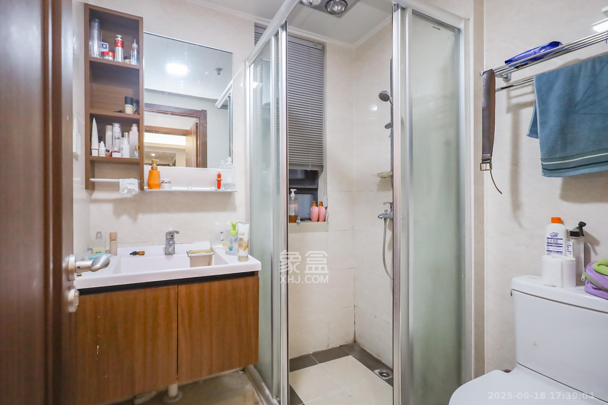 万科里金域国际 3室2厅2卫 165.0万 万科里金域国际 3室2厅2卫 165.0万卫生间