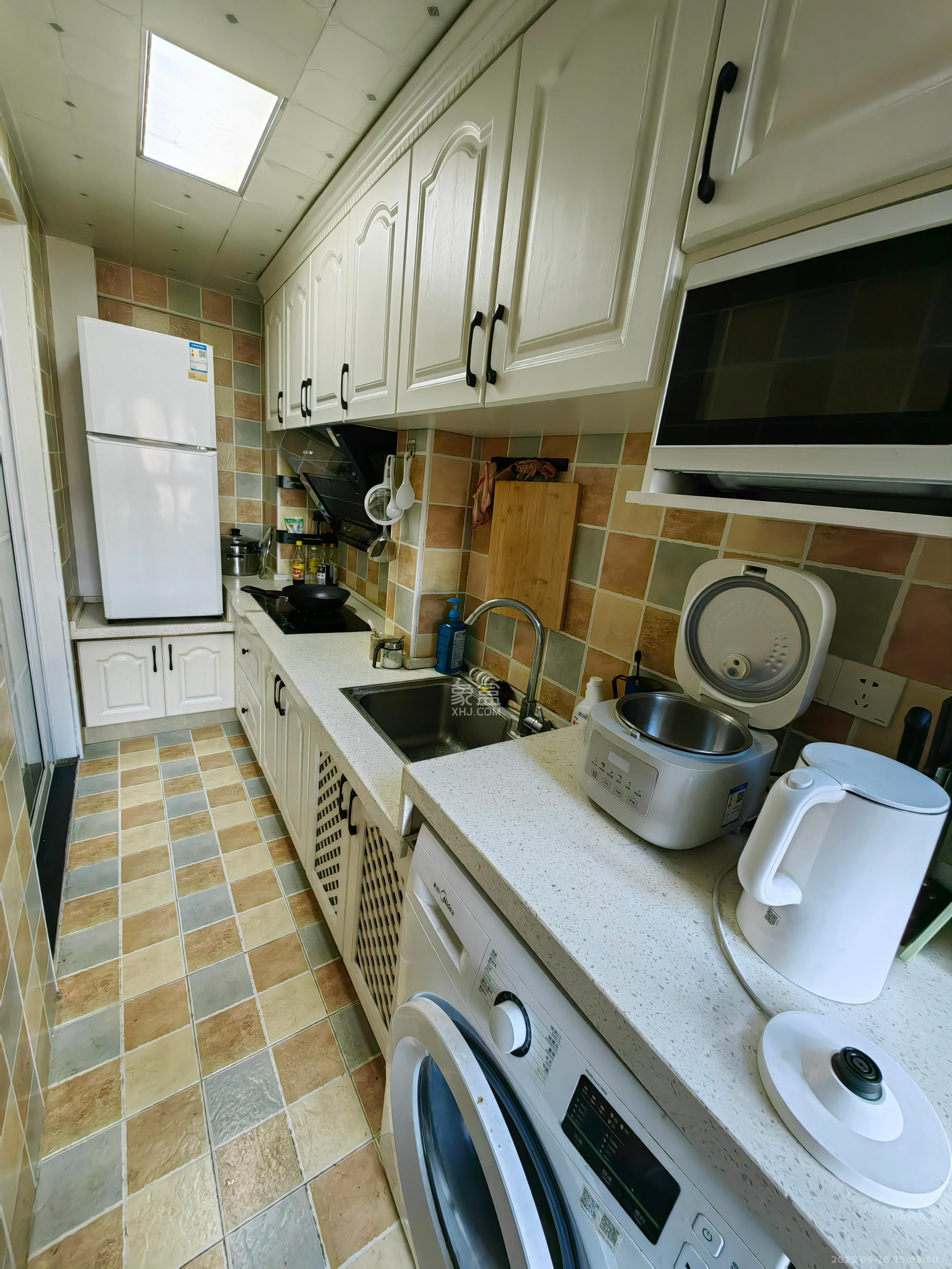 中建芙蓉工社  1室1厅1卫    1180.0元/月室内图