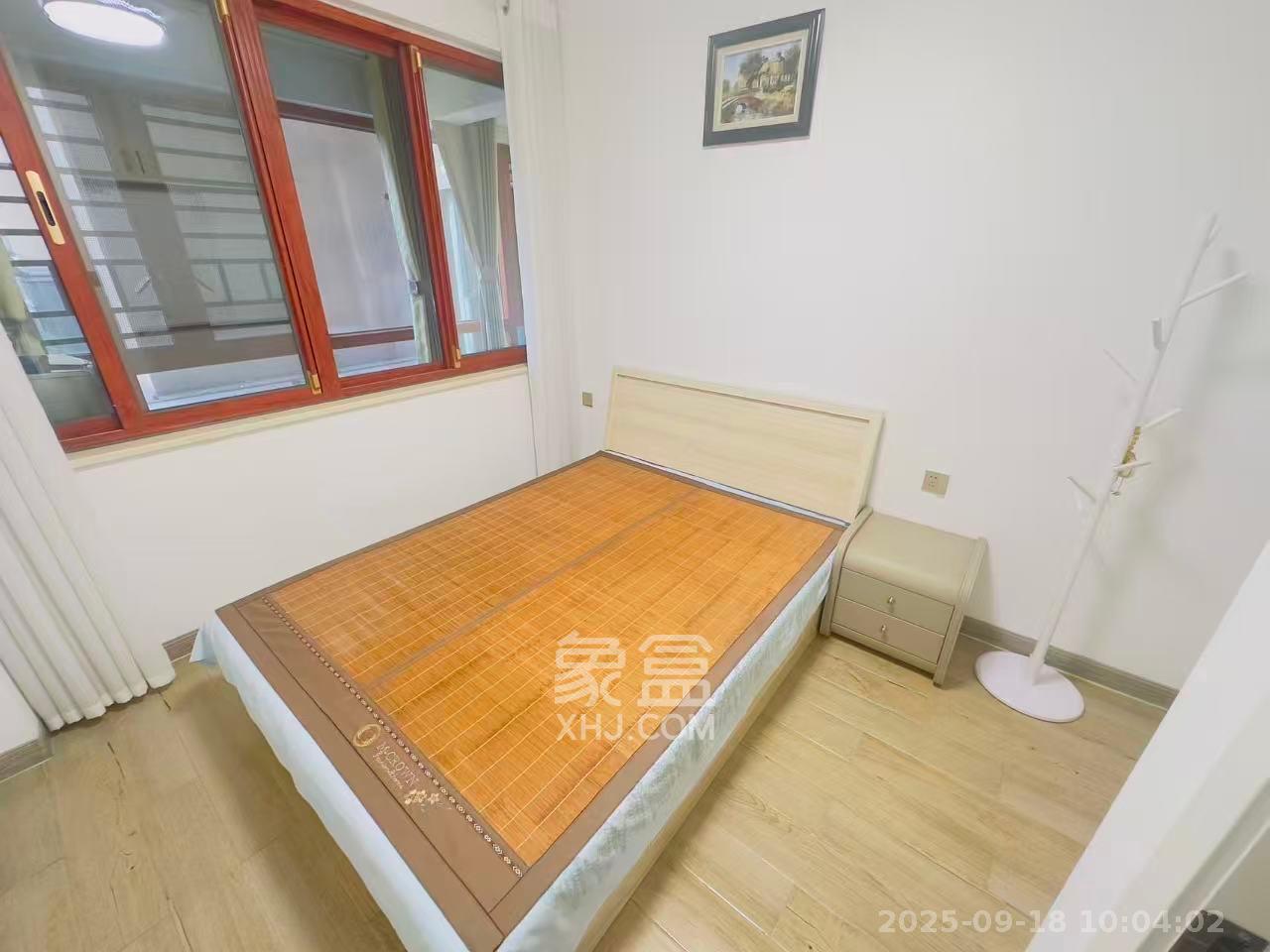 江南华府 1室2厅1卫 2800.0元/月 江南华府 1室2厅1卫 2800.0元/月室内图