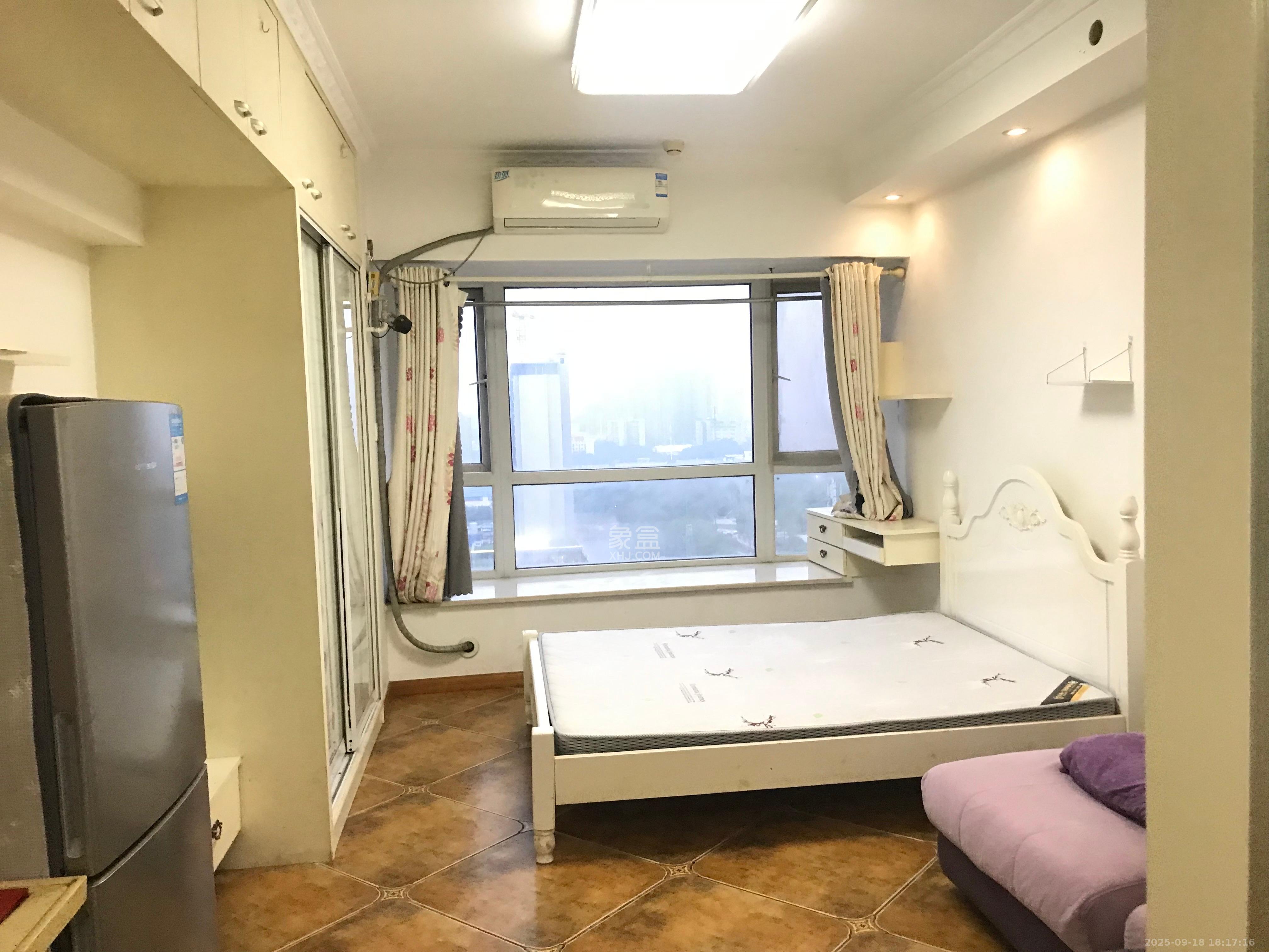 新长海广场 1室1厅1卫 1100.0元/月 新长海广场 1室1厅1卫 1100.0元/月室内图