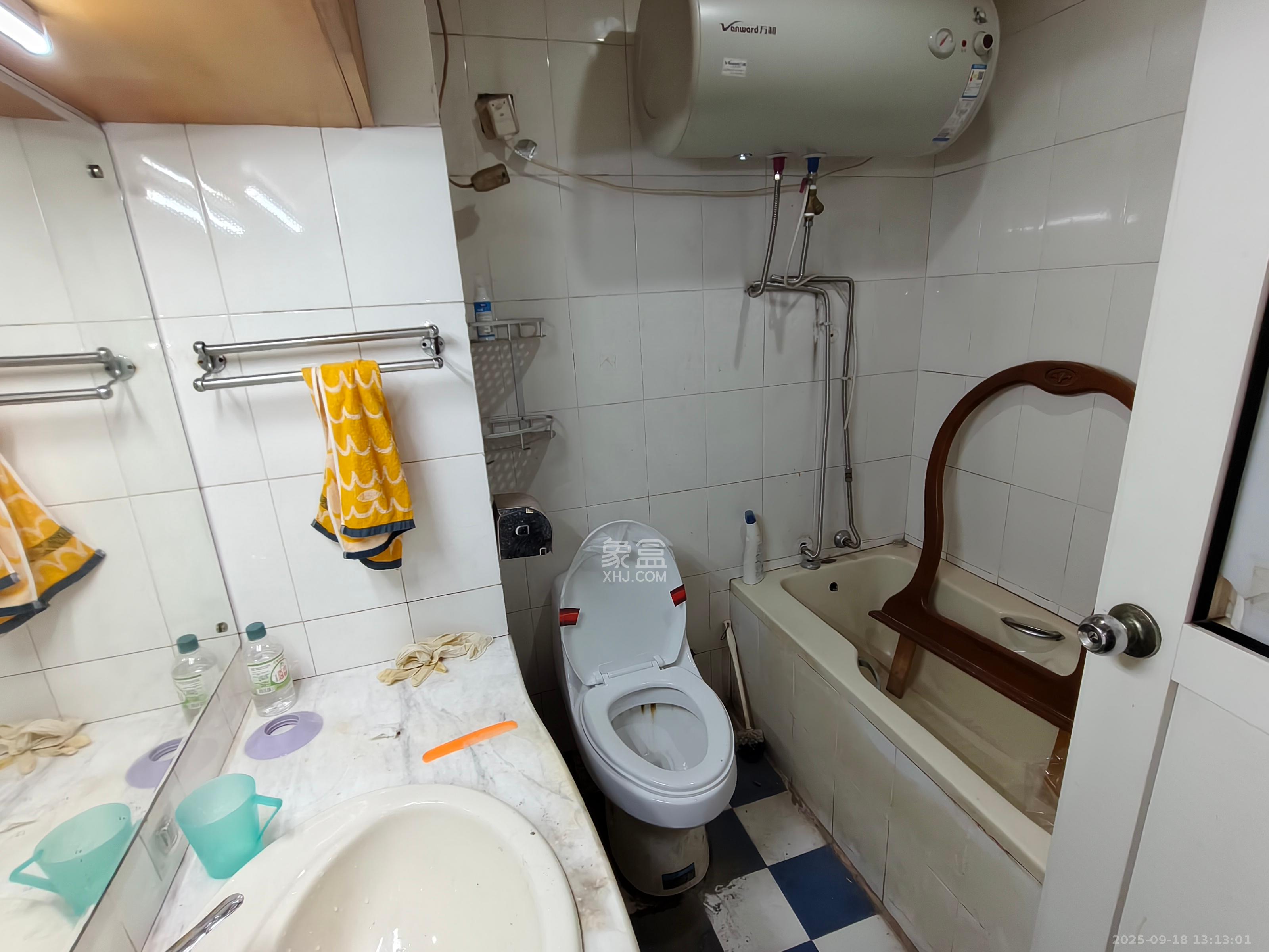 人民新村 3室2厅2卫 2600.0元/月 人民新村 3室2厅2卫 2600.0元/月室内图