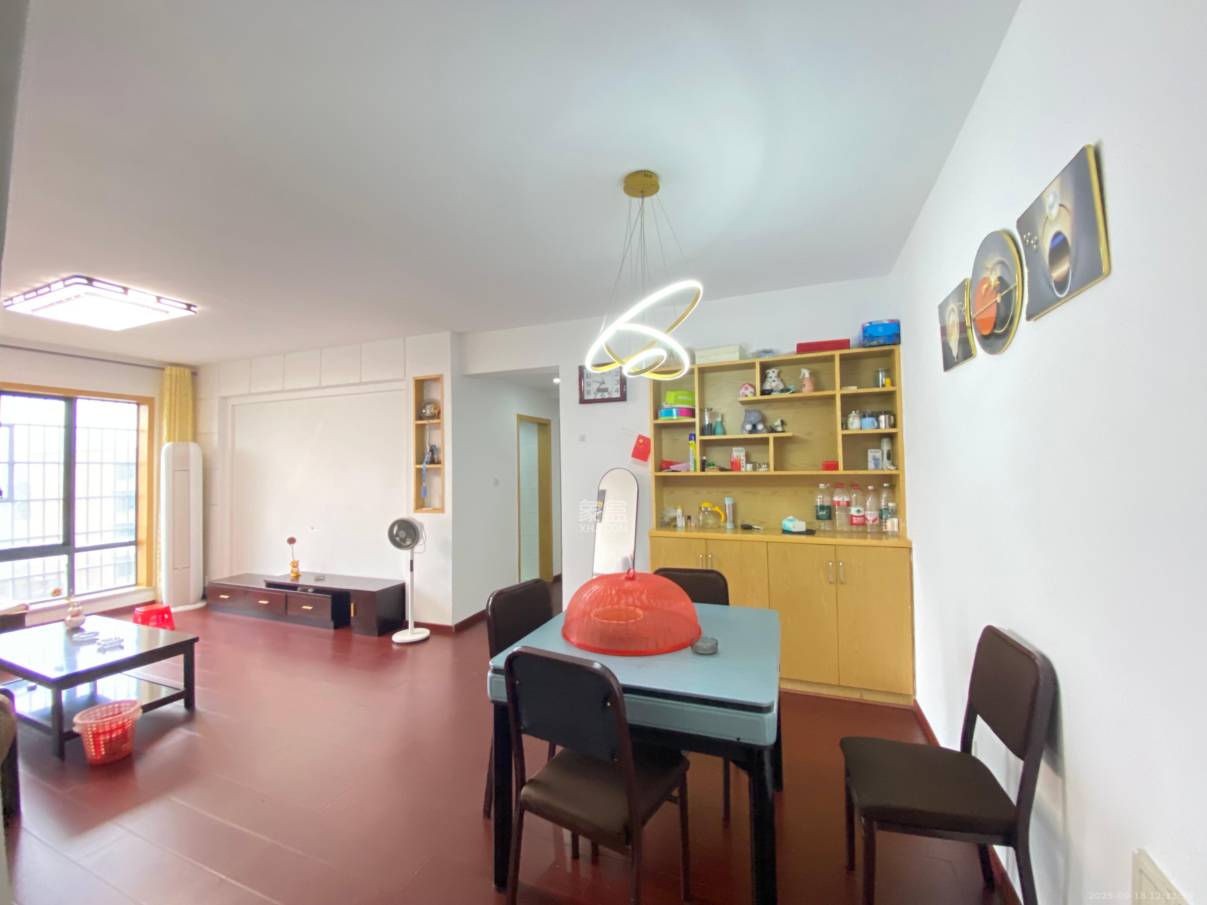 新雅黄金苑 3室2厅2卫 1400.0元/月 新雅黄金苑 3室2厅2卫 1400.0元/月室内图