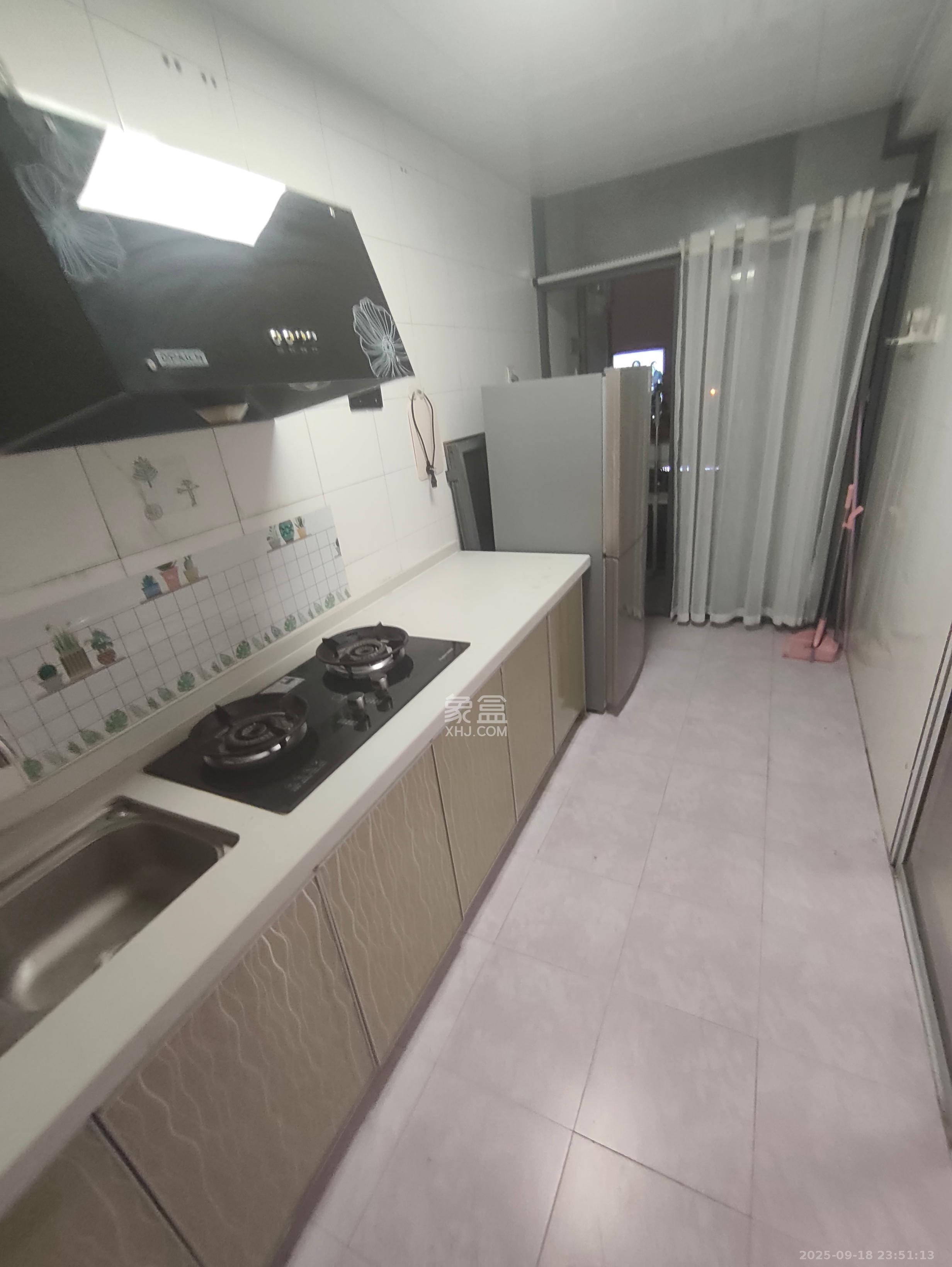 天心华庭  1室1厅1卫    2000.0元/月室内图