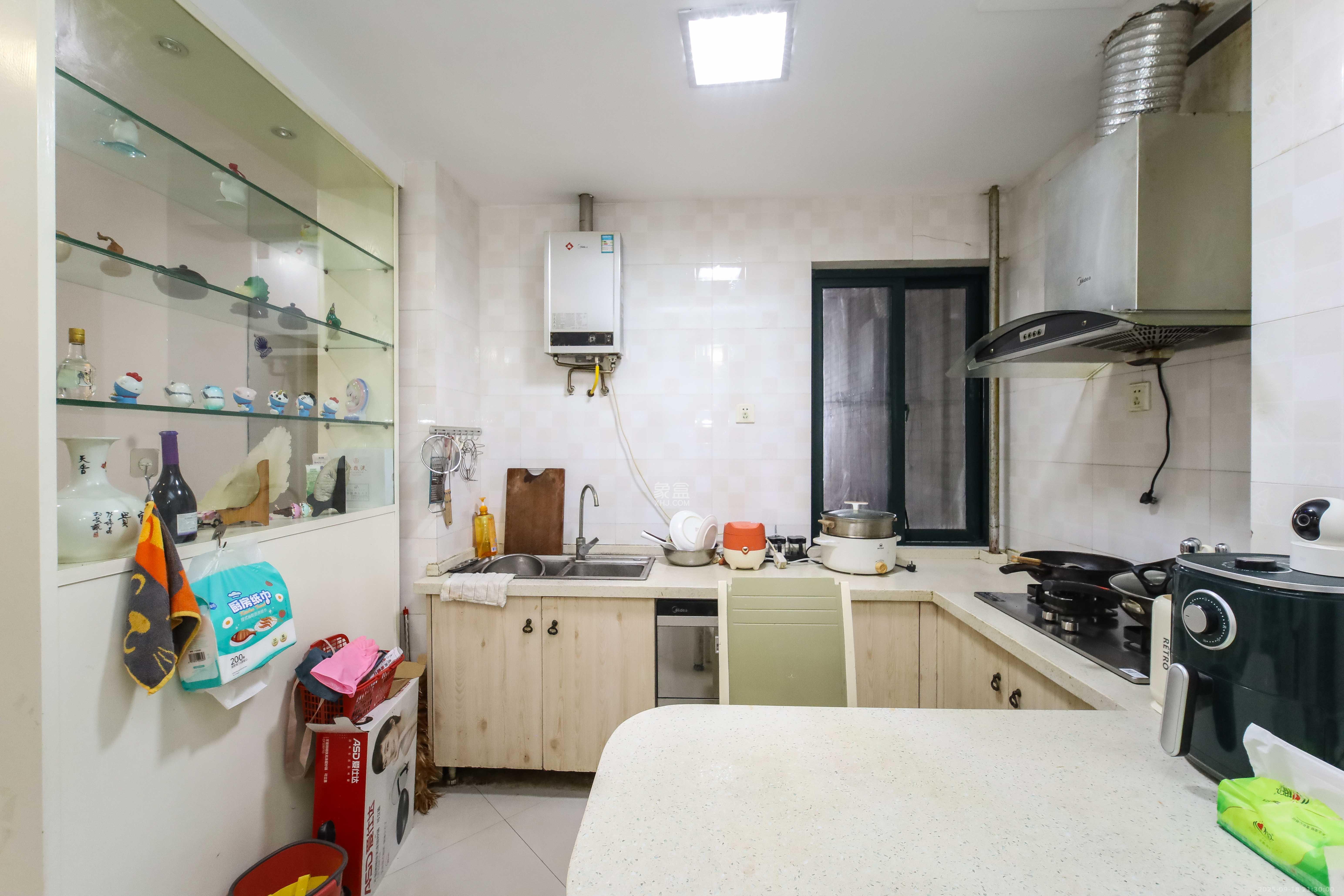 东玺门  2室1厅1卫    69.8万厨房