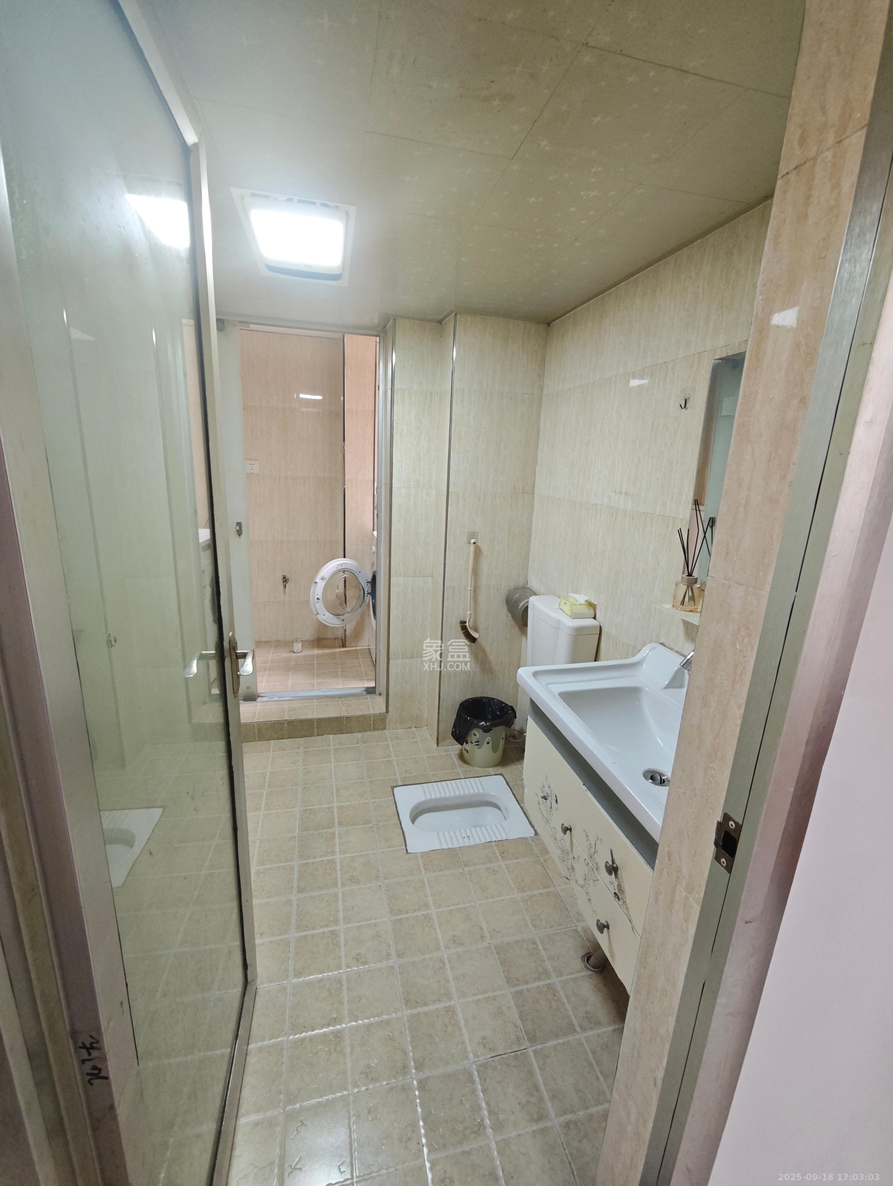 深业睿城 1室2厅1卫 1880.0元/月 深业睿城 1室2厅1卫 1880.0元/月室内图