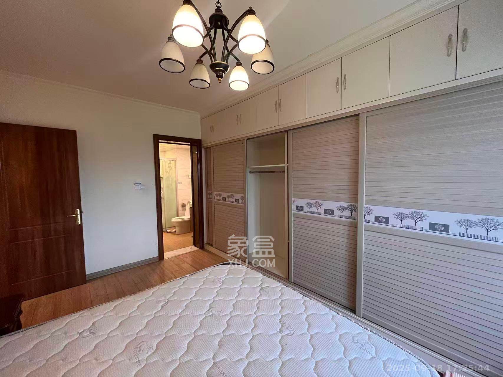 碧桂园南城首府（东宸林海）  3室2厅2卫    2200.0元/月室内图