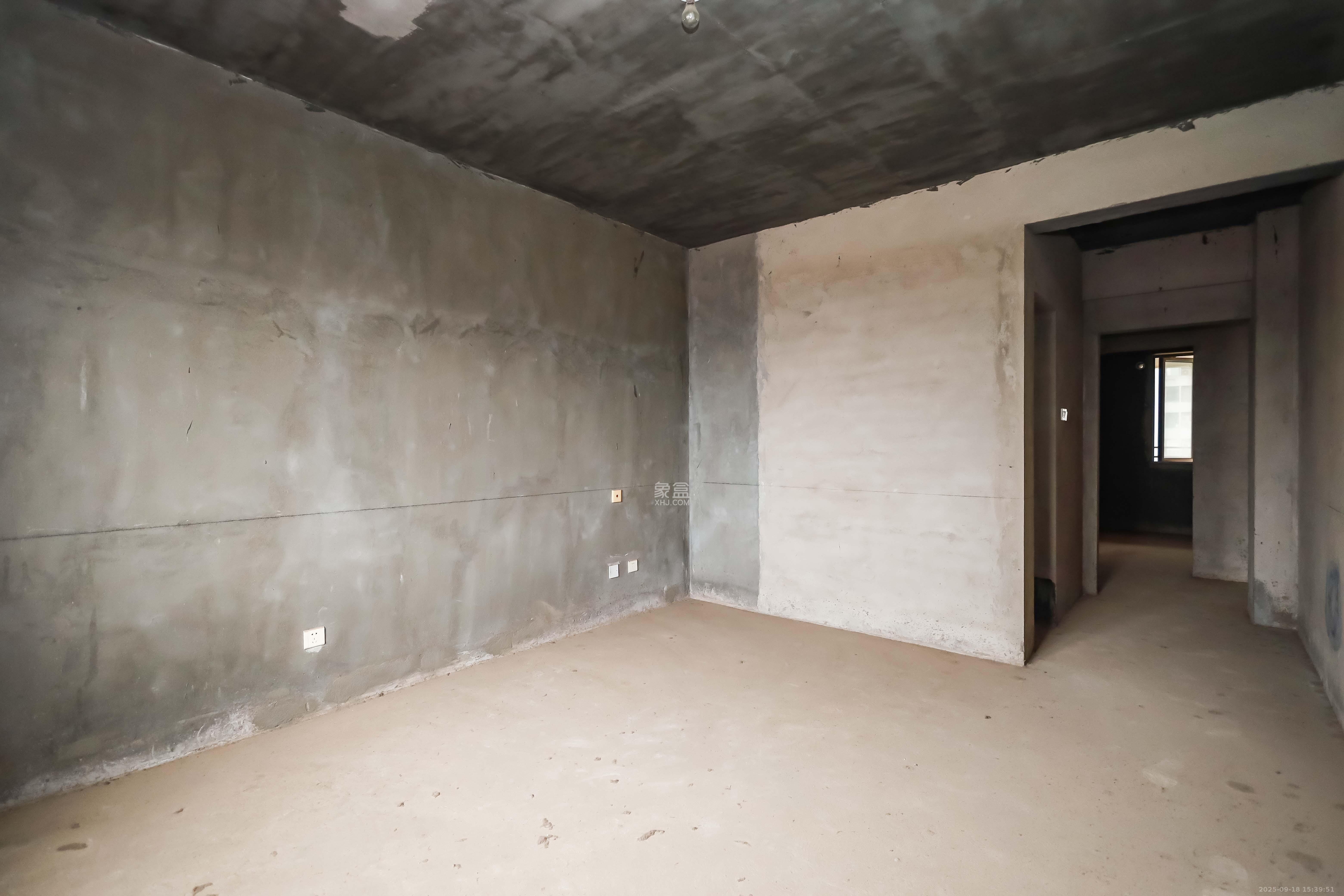 卓越蔚蓝海岸二期  3室2厅2卫    130.0万卧室