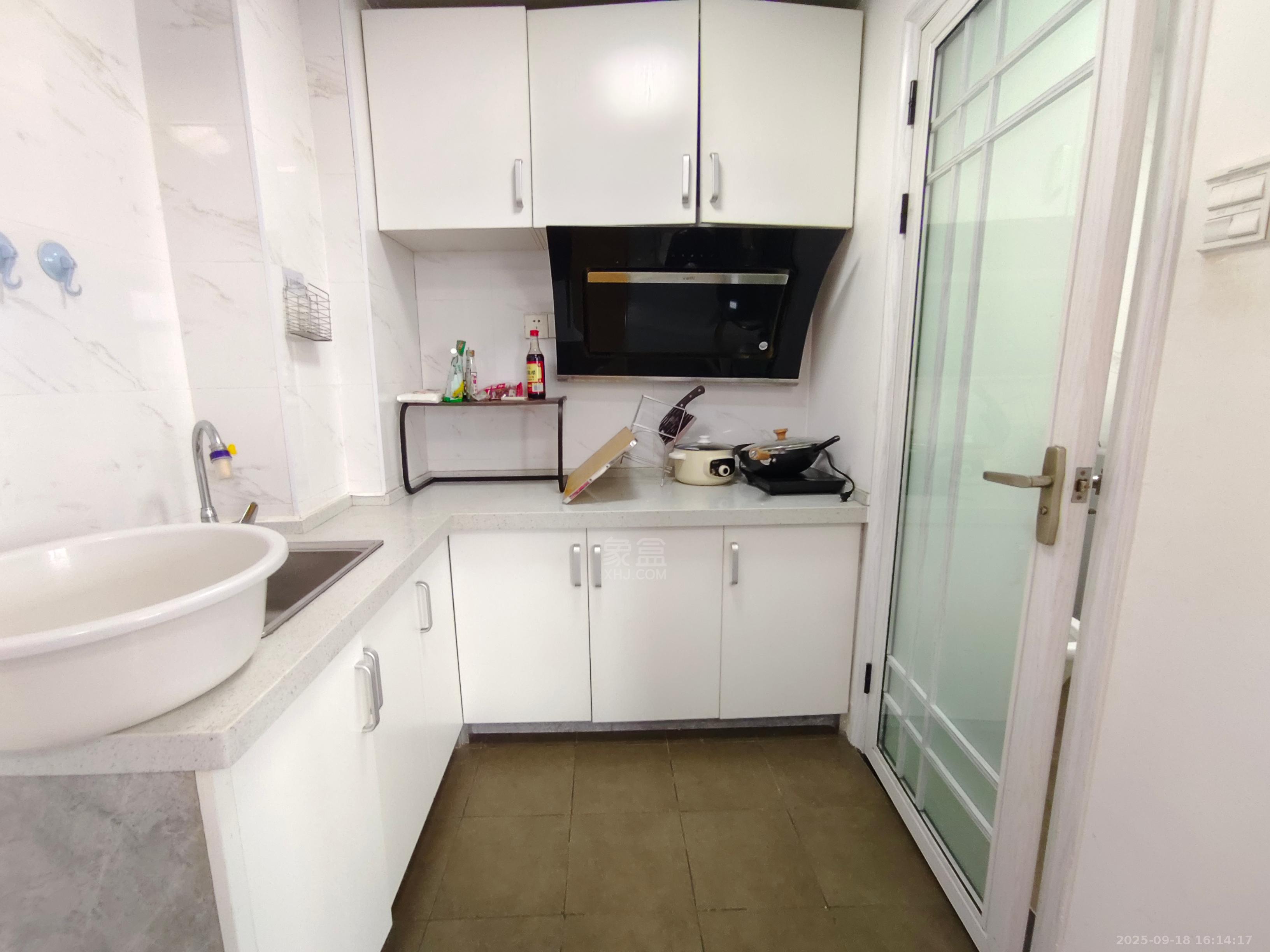 文艺复兴(未来城) 1室1厅1卫 1300.0元/月 文艺复兴(未来城) 1室1厅1卫 1300.0元/月室内图