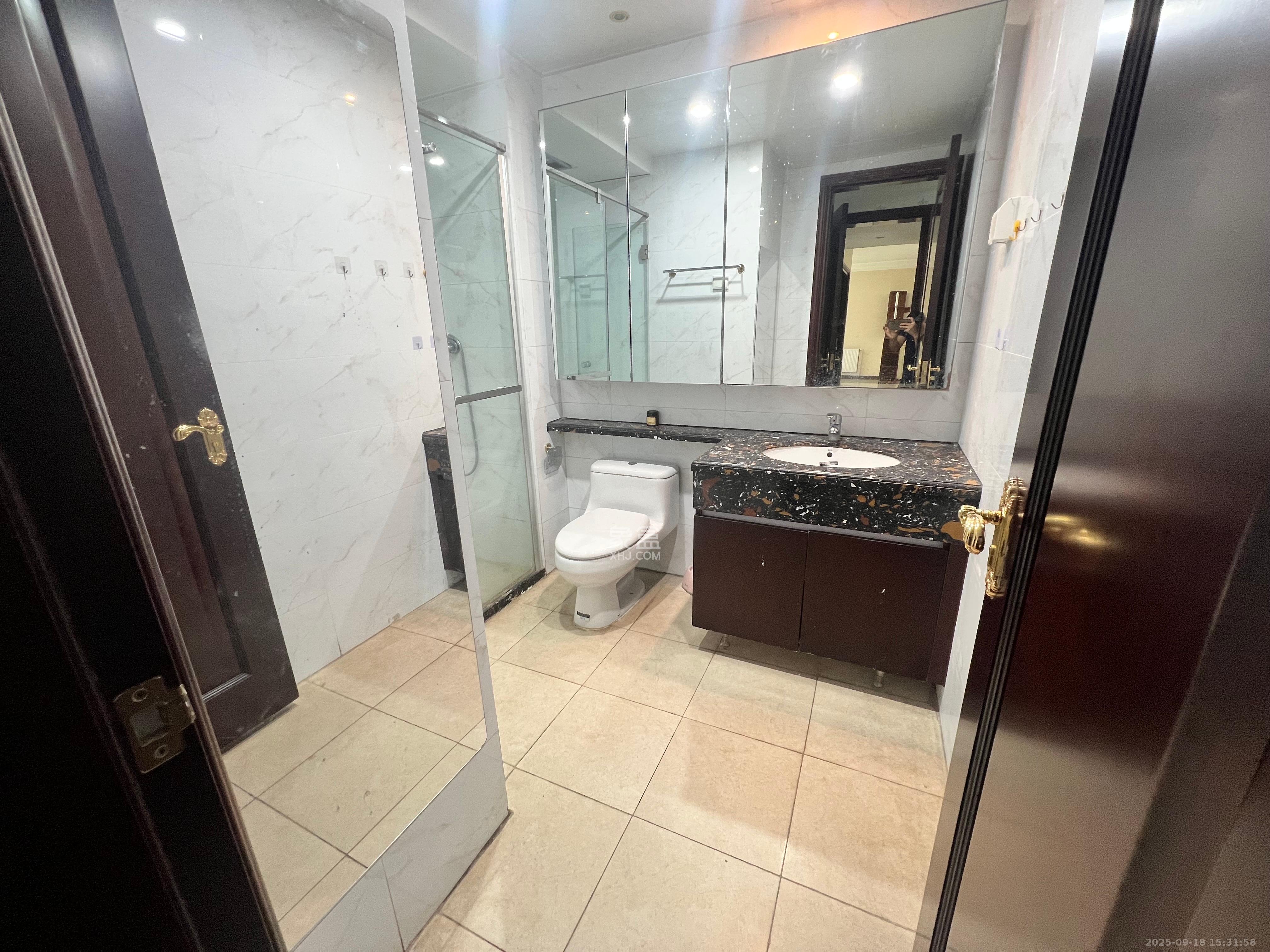 恒大雅苑 3室2厅2卫 2800.0元/月 恒大雅苑 3室2厅2卫 2800.0元/月室内图