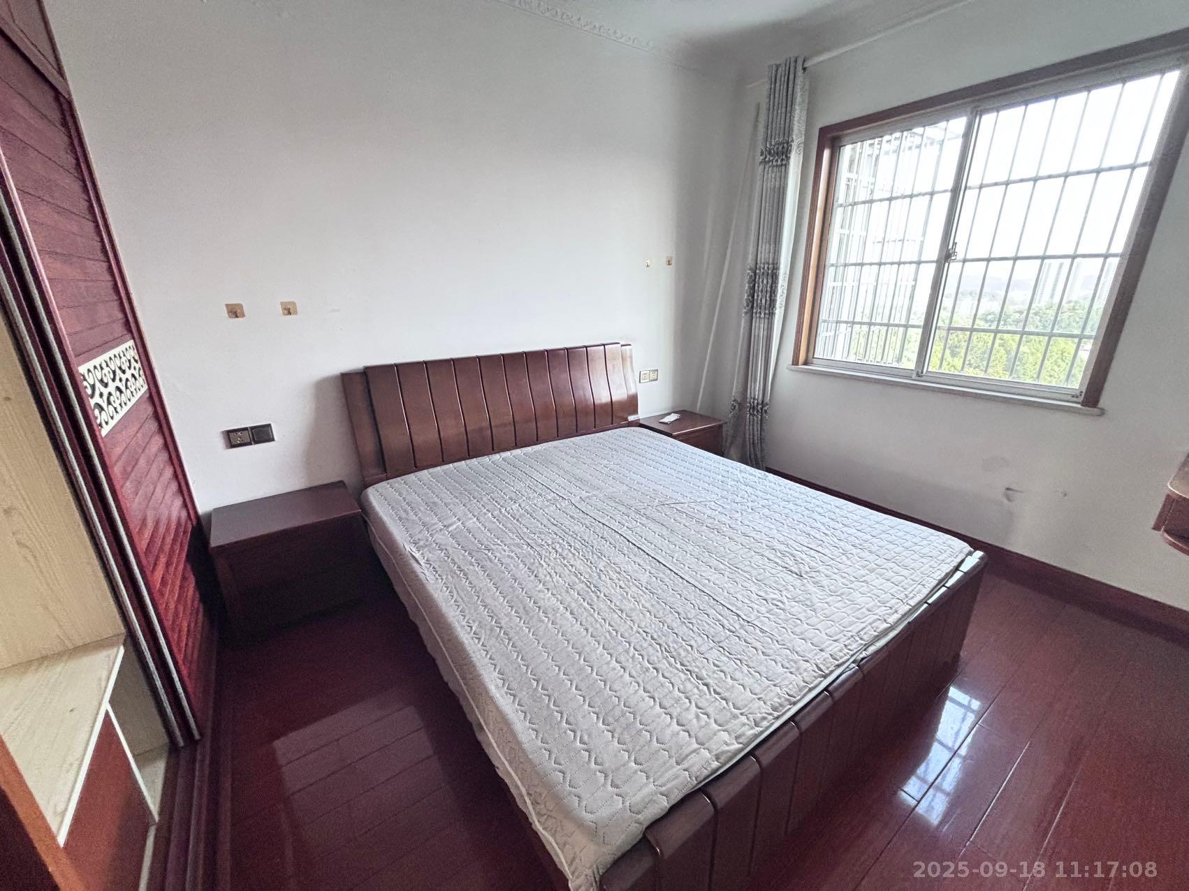 裕景龙苑 3室2厅2卫 1600.0元/月 裕景龙苑 3室2厅2卫 1600.0元/月室内图