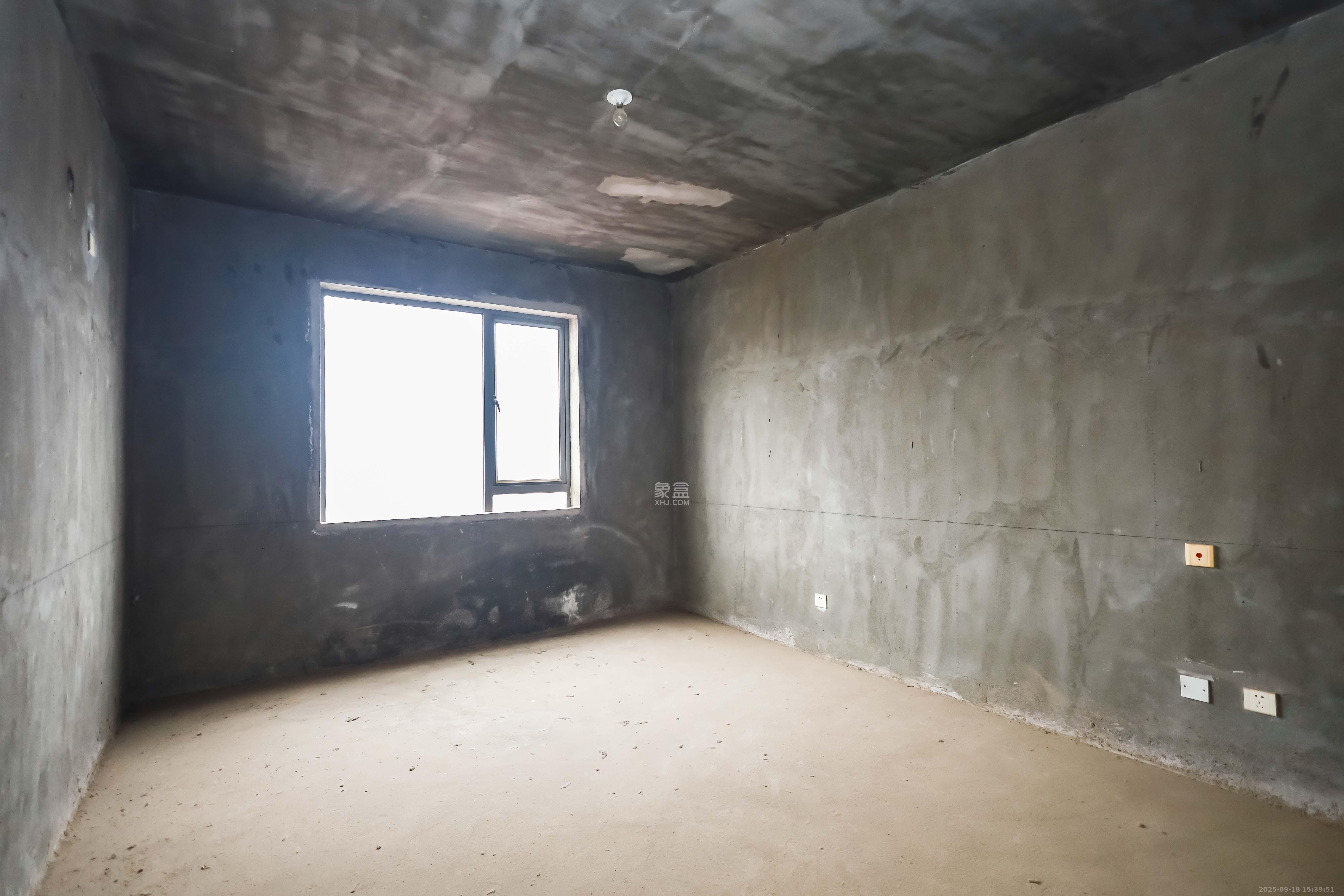 卓越蔚蓝海岸二期 3室2厅2卫 130.0万 卓越蔚蓝海岸二期 3室2厅2卫 130.0万卧室