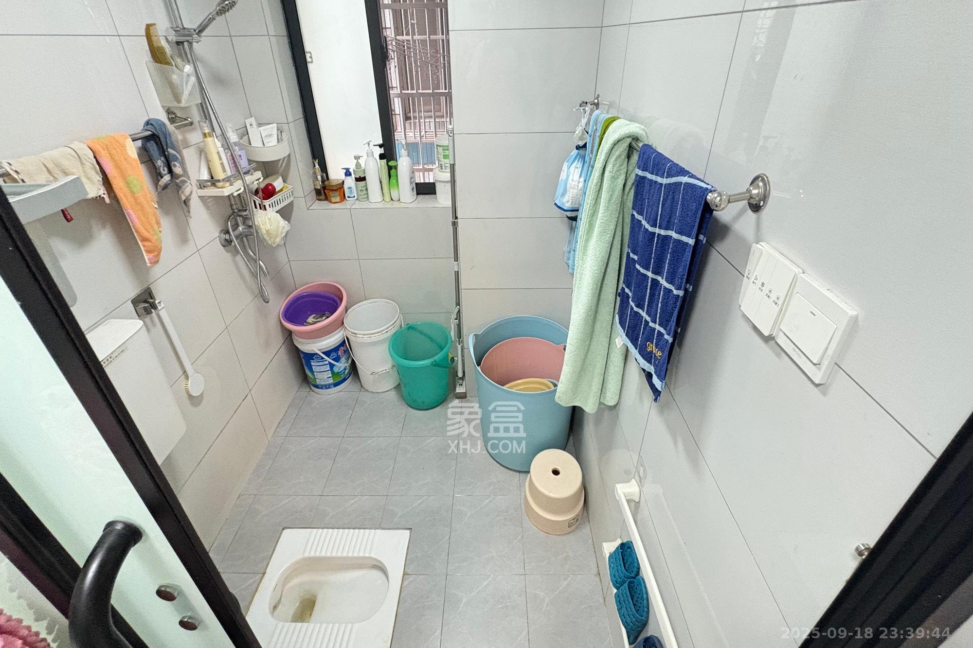 富华大厦  3室2厅1卫    120.0万卫生间